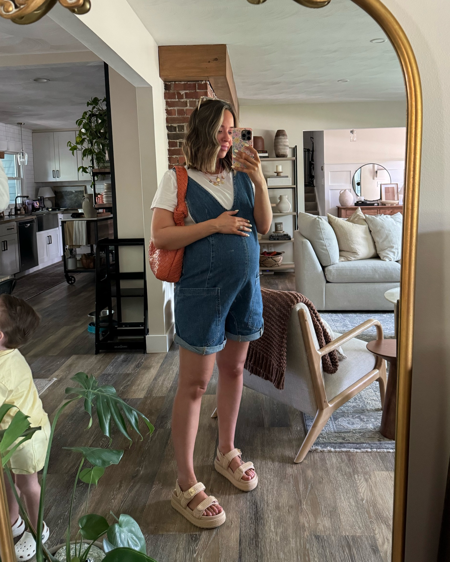 Today’s outfit for a fam bbq 🤍🤍 these overalls are so comfortable! Honestly grabbed for postpartum but the medium ended up fitting the bump! Will link my basic white tee here too🥰

Free people, Everlane, Steve Madden, platform sandals, raffia sandals, target bag, designer lookalike, woven bag 

#LTKbump #LTKSeasonal #LTKfindsunder100