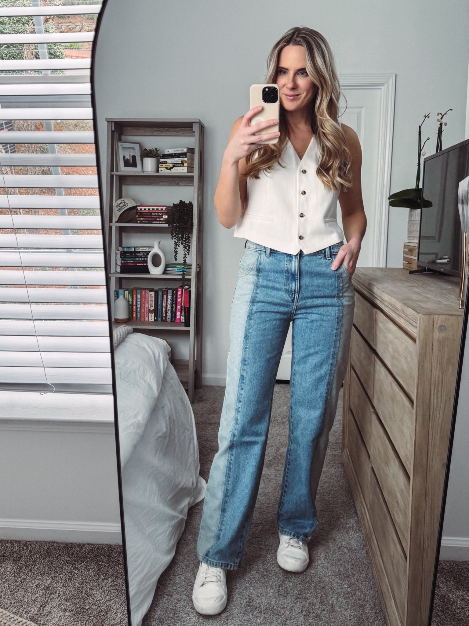 Top: M
Jeans: 6