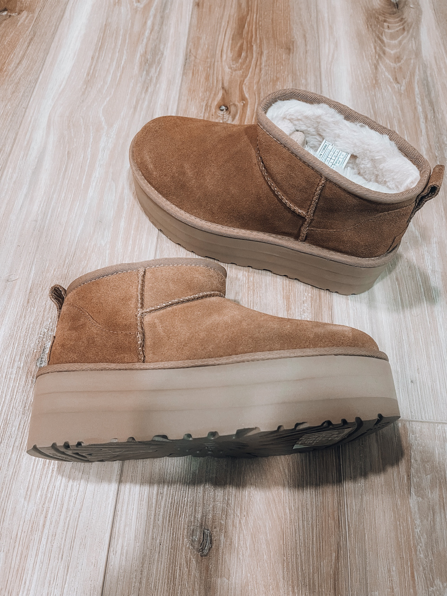 Obsessed with these Uggs for Fall 🍂🫶🏼 #uggs #ltkamazon #amazon #amazonfinds #fallfashion

#LTKshoecrush #LTKFind #LTKSeasonal