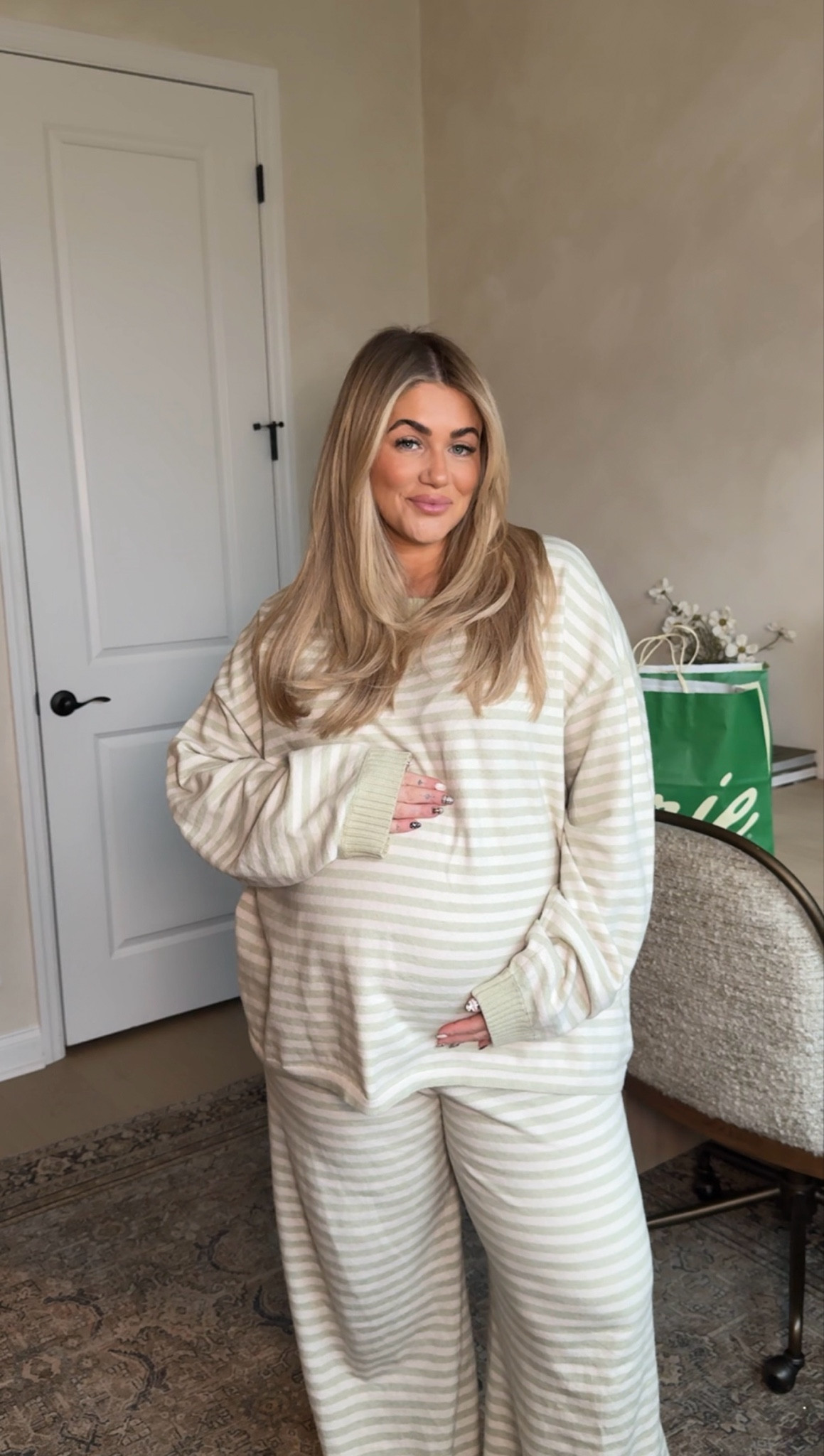 Comfy everyday outfit from aerie🤍 I got an XL top and large pants 

#LTKMidsize #LTKBump #LTKSaleAlert