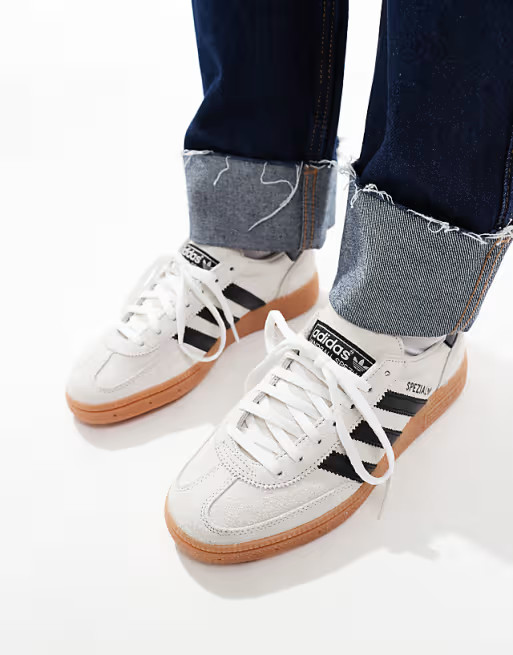 adidas Originals Handball Spezial trainers in cream and black with gum sole | ASOS (Global)