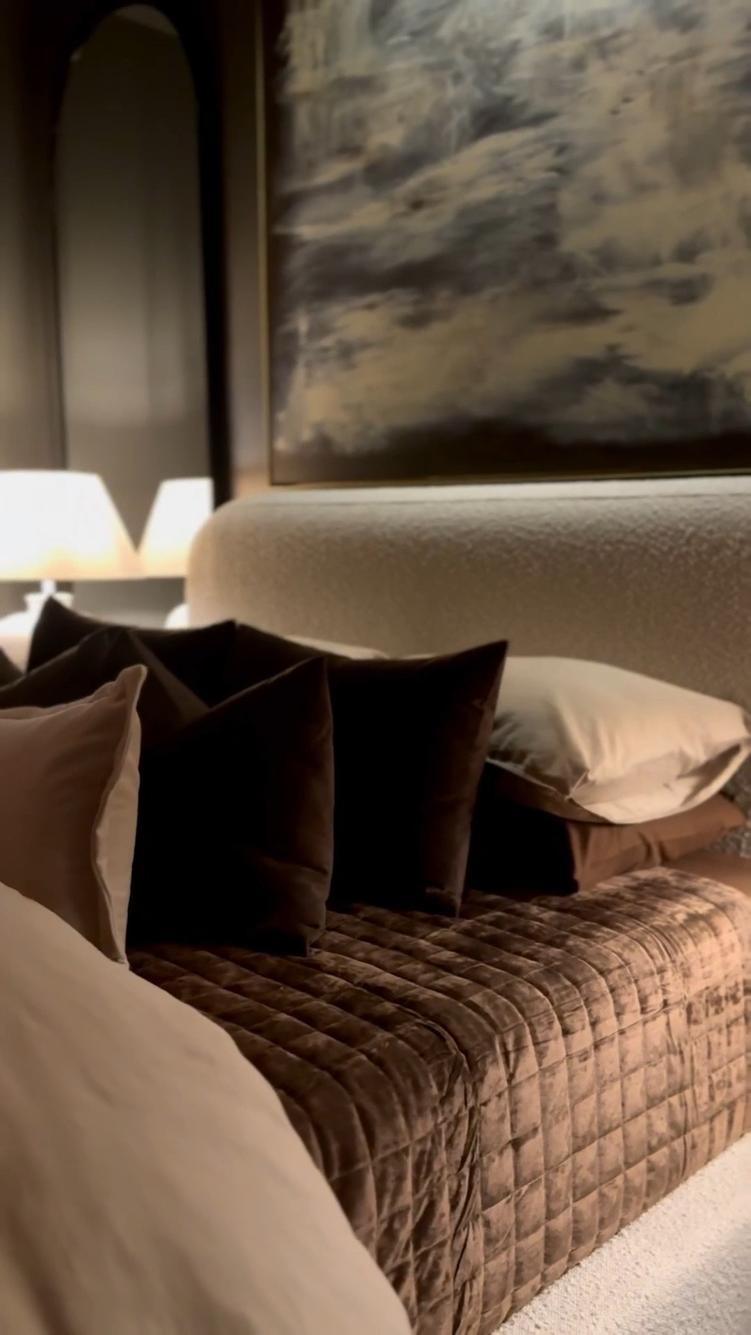 Here are a few Amazon home finds I’ve been loving lately. From cozy Amazon bedding and modern accent chairs to statement lighting and trending kitchen decor, these pieces are ideal for elevating your interior design with comfort and charm.


Amazon bedding | Amazon accent chairs | Amazon lighting | Kitchen decor


#amazonhome #homedecor2025 #amazonhaul #accentchair #homelighting #beddingdecor #kitchentrends 


#LTKGiftGuide #LTKFindsUnder100 #LTKHome