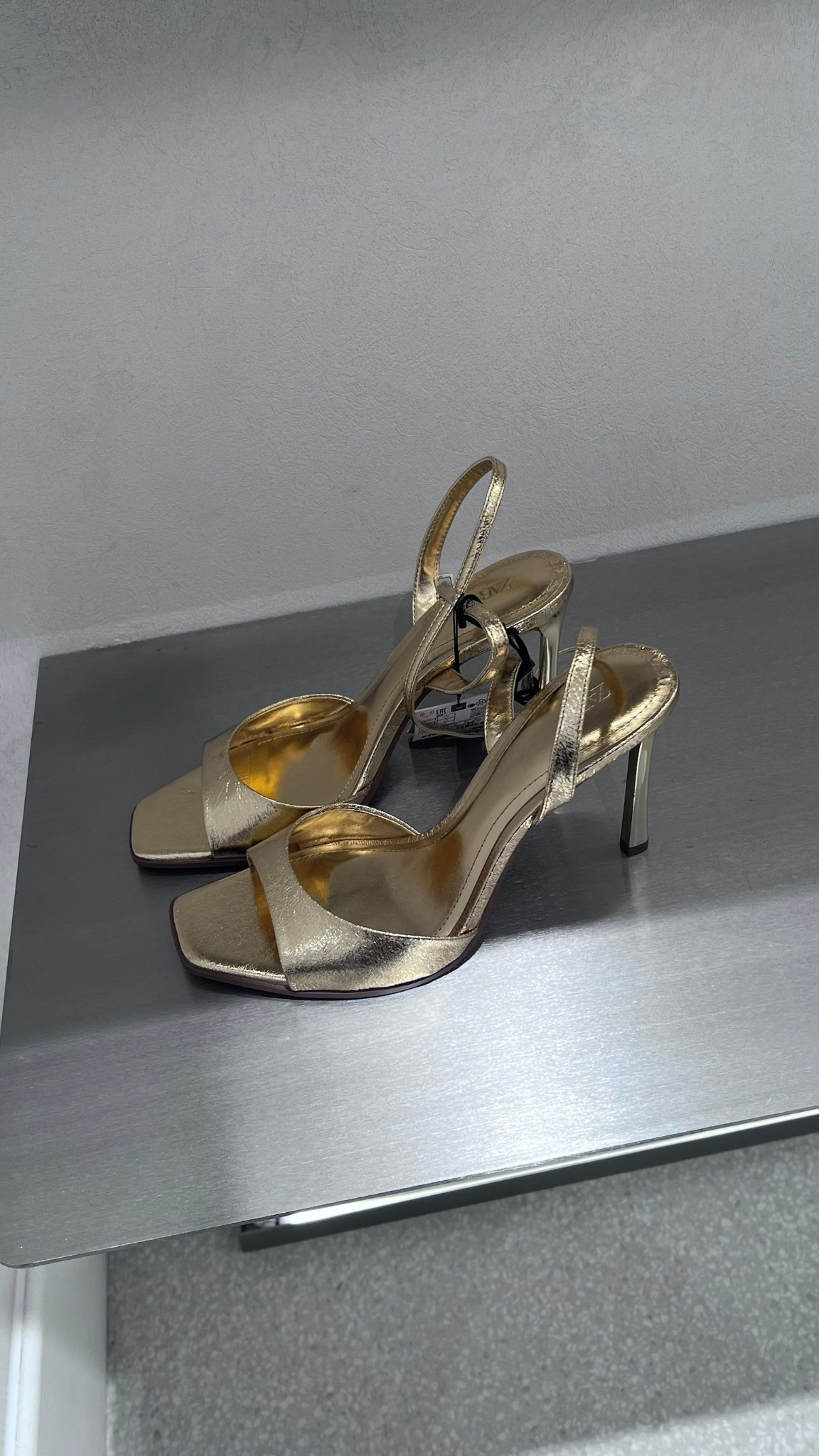 Gold leather peep toe heel find!! 

#LTKootd