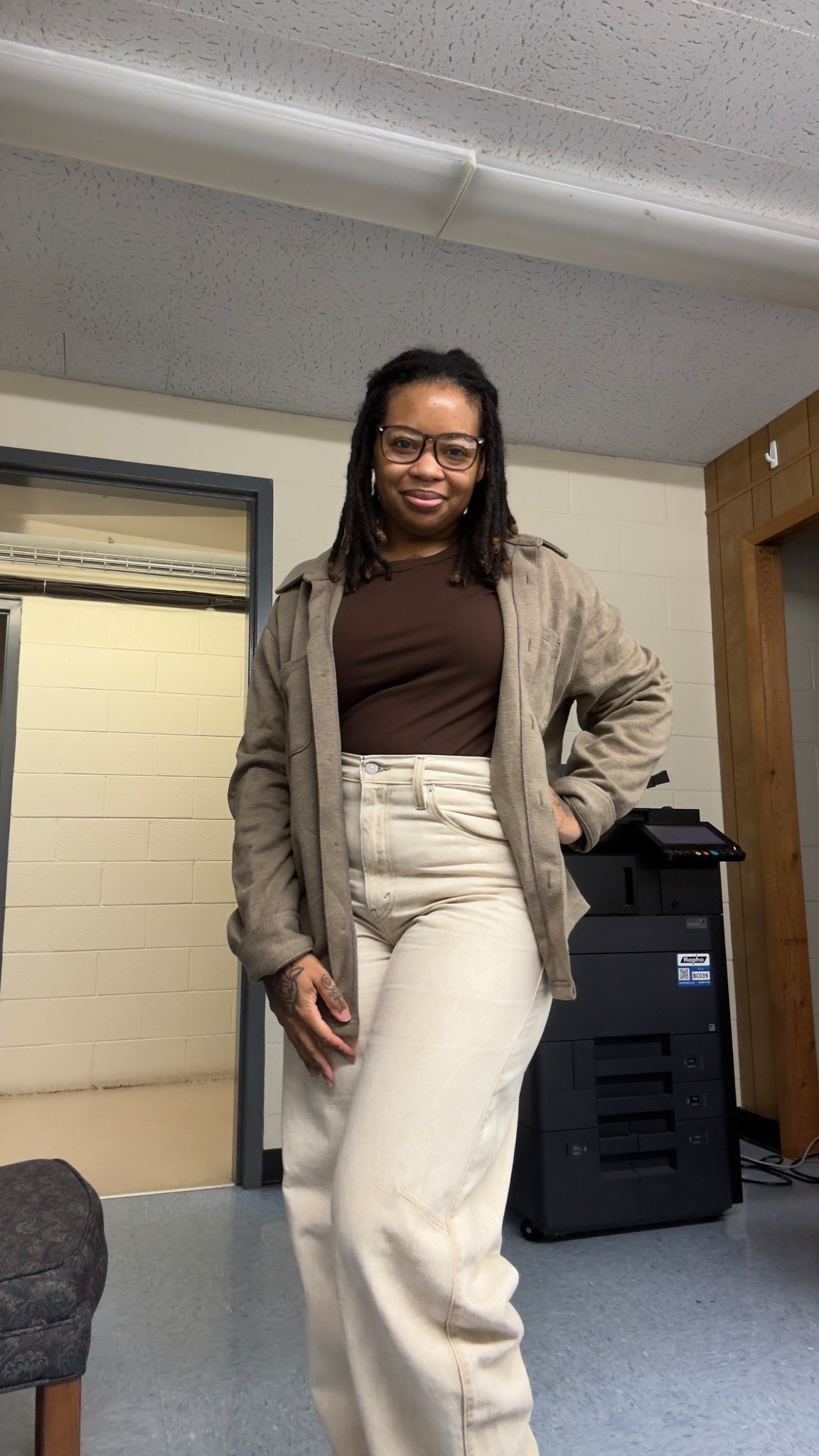 Nothing like a fall outfit rocking browns and toasted hues. Pretty sure this will be my favorite color combination for this season. This would also make an awesome teacher outfit for the fall!

Gotta add that I have the adjustable waist on these Levi’s!

#LTKMidsize #LTKFindsUnder50 #LTKSeasonal