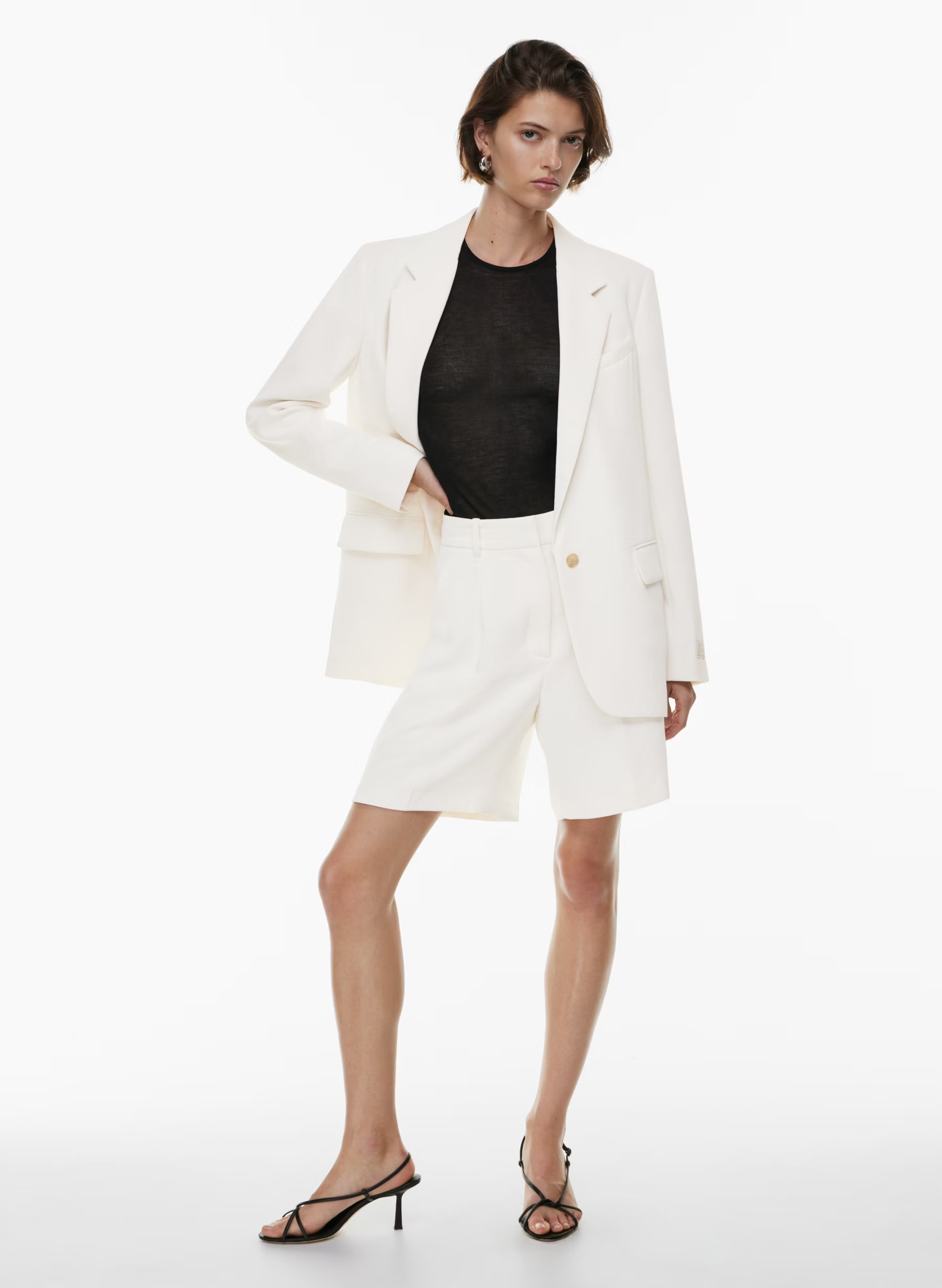 THE EFFORTLESS SHORT™ LONG | Aritzia