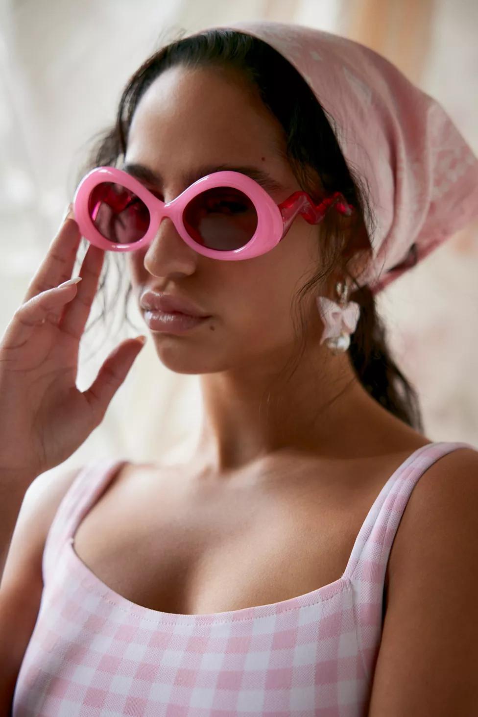 Birdie Wavy Round Sunglasses | Urban Outfitters (US and RoW)