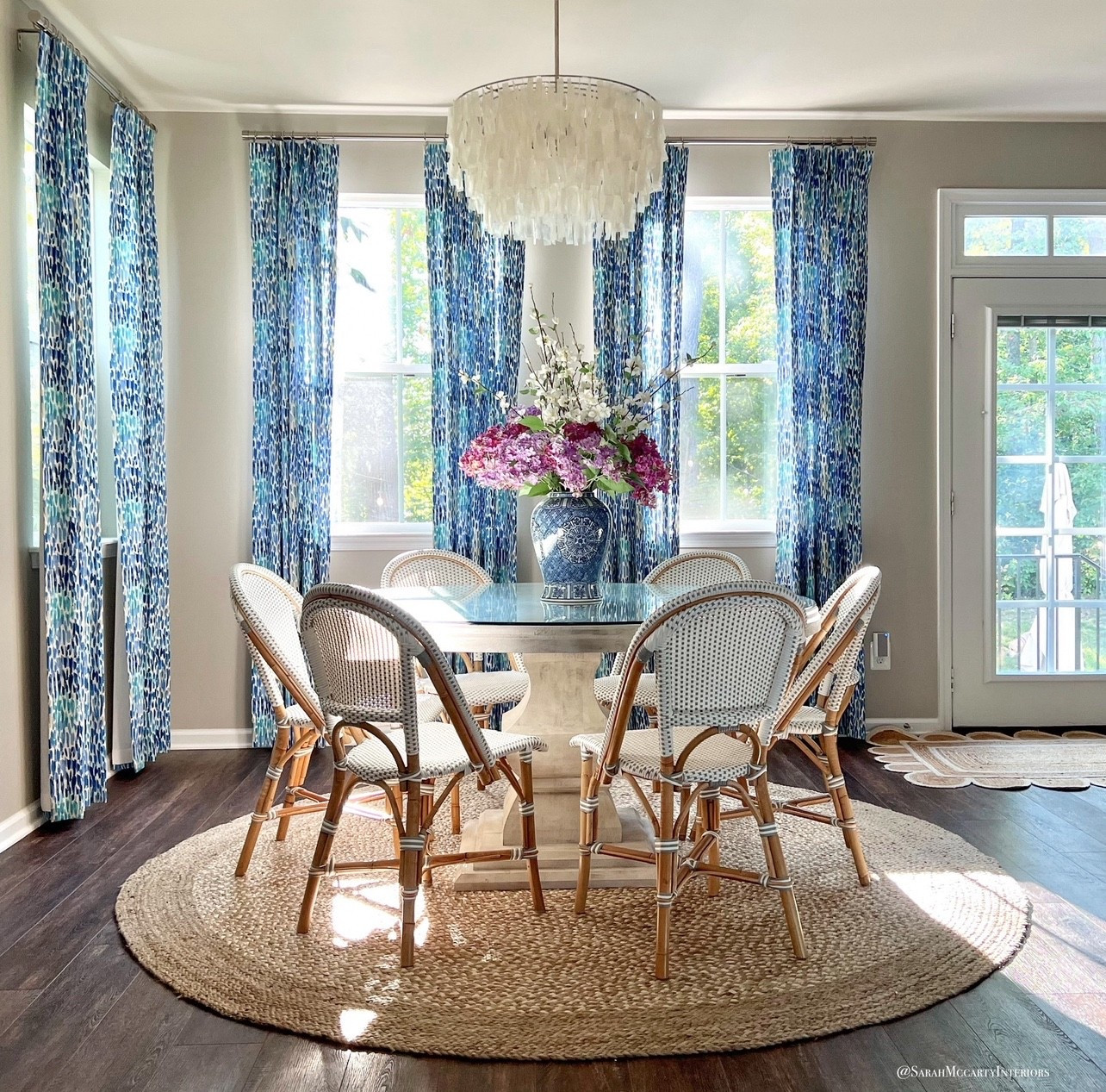 Holiday hosting season is here ✨ Linking our round kitchen table and dining chairs in case you’re refreshing your space 💙🩵

#LTKHome