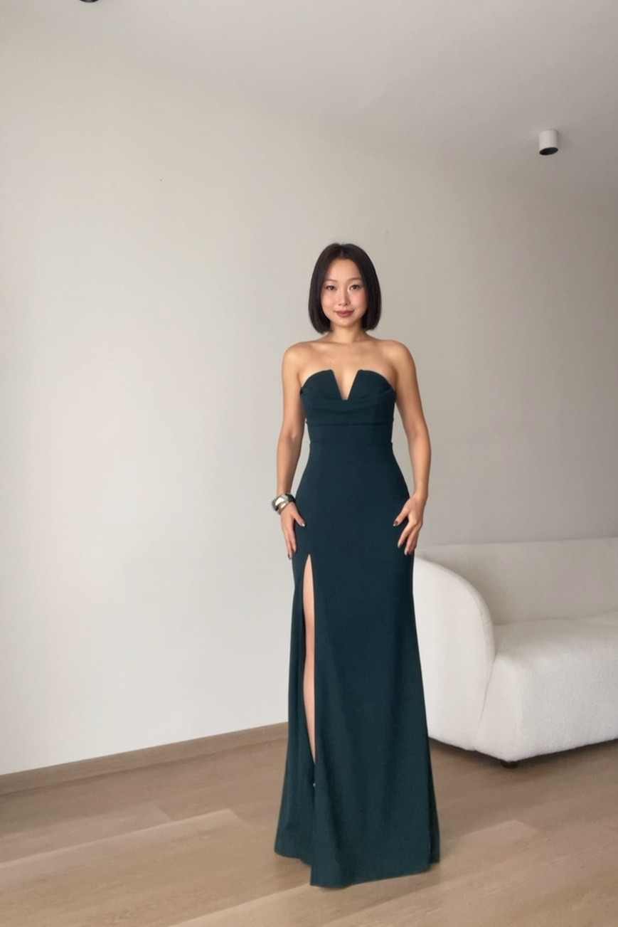 holiday party dress for the chic and classy girlies🎄💫



green maxi dress corset dress gown christmas dress fall winter wedding guest dress holiday partyy

#LTKWatchNow #LTKParties #LTKHoliday
