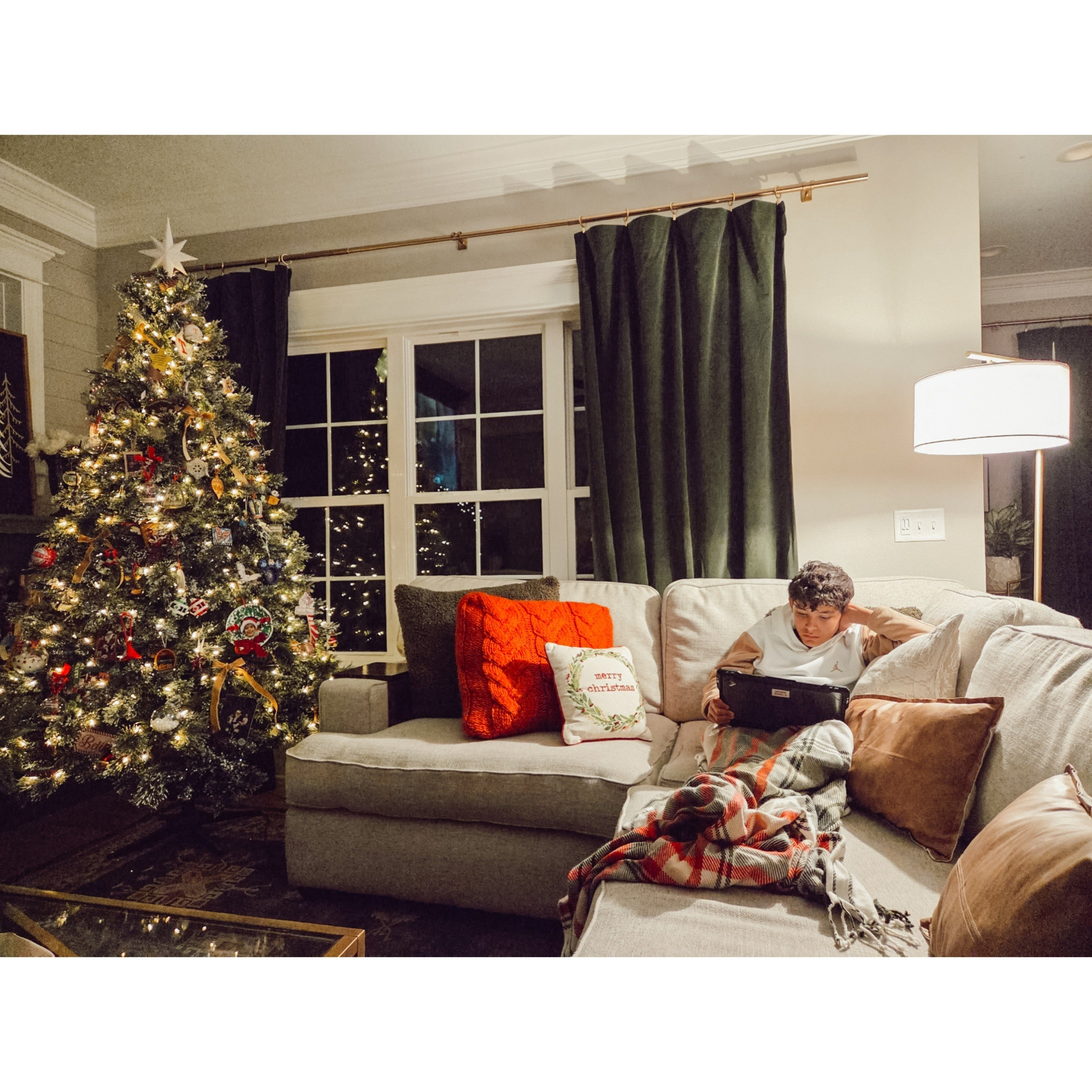 A cozy Christmas 🎄 

#LTKSeasonal #LTKdayinmylife #LTKHoliday