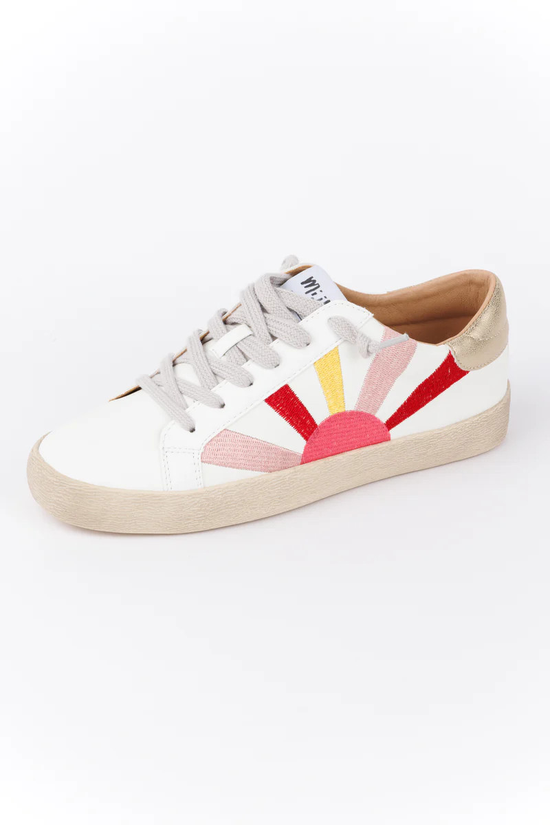 Sunny Sneakers | Avara