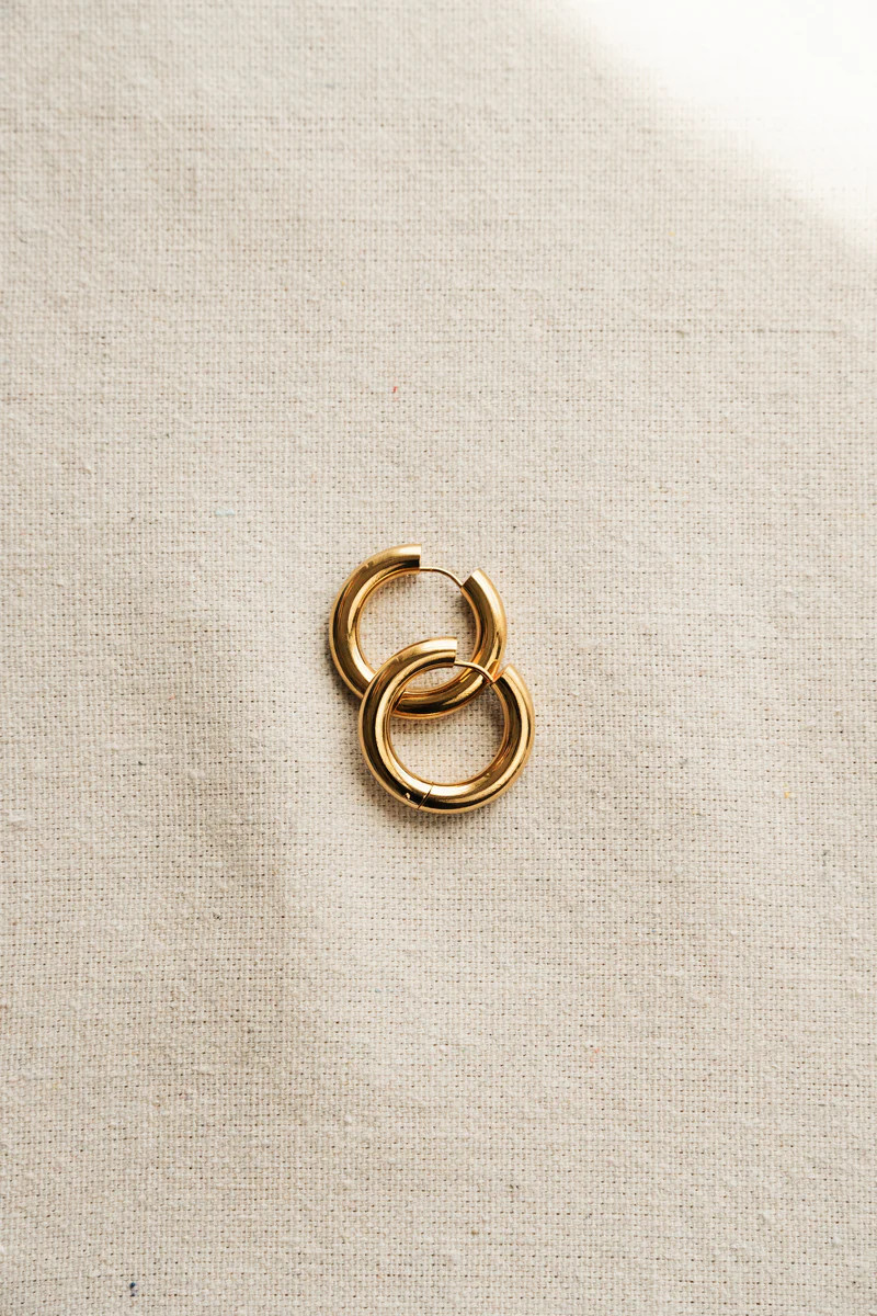The Classic Hoop 21MM | Carly Jean Los Angeles