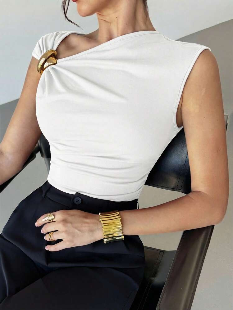 Firerie Women's Casual Elegant Metal Decoration Asymmetrical Shoulder T-Shirt, Suitable For Going Out, Party And Other Occasions/Fall For Women/Halloween Costume Women/Red Christmas T-Shirt/New Year/Party Top/Elegant Women's Top | SHEIN