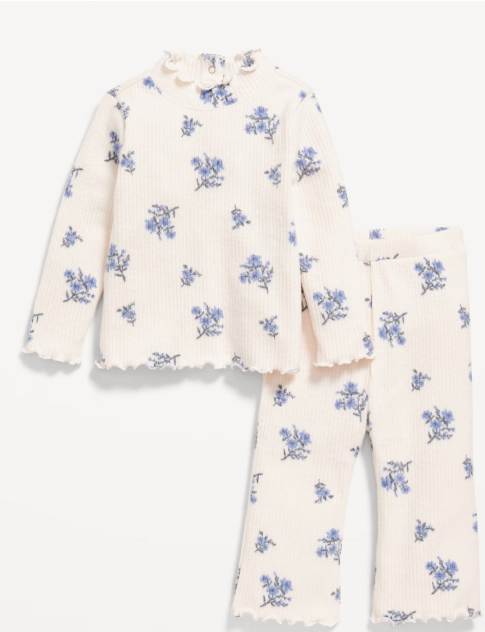 Plush Ribbed Long-Sleeve Top and Flare Pants Set for Baby

#LTKBaby #LTKSeasonal #LTKKids