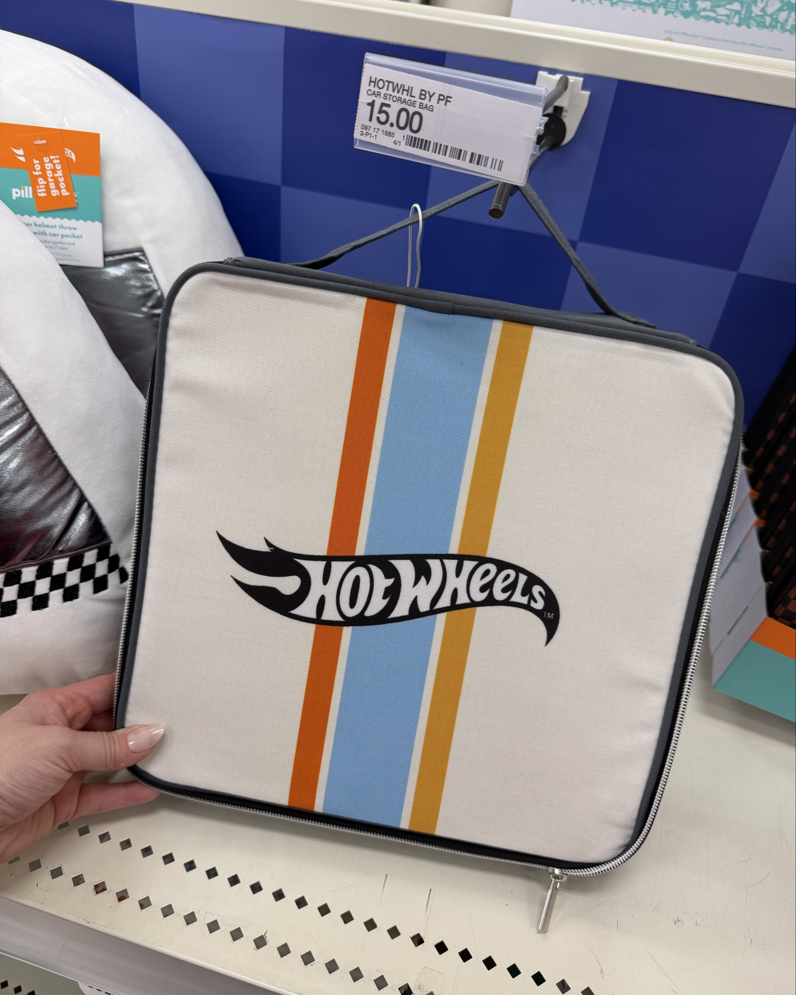 Perfect for all the little car lovers to take their wheels with them 🛞