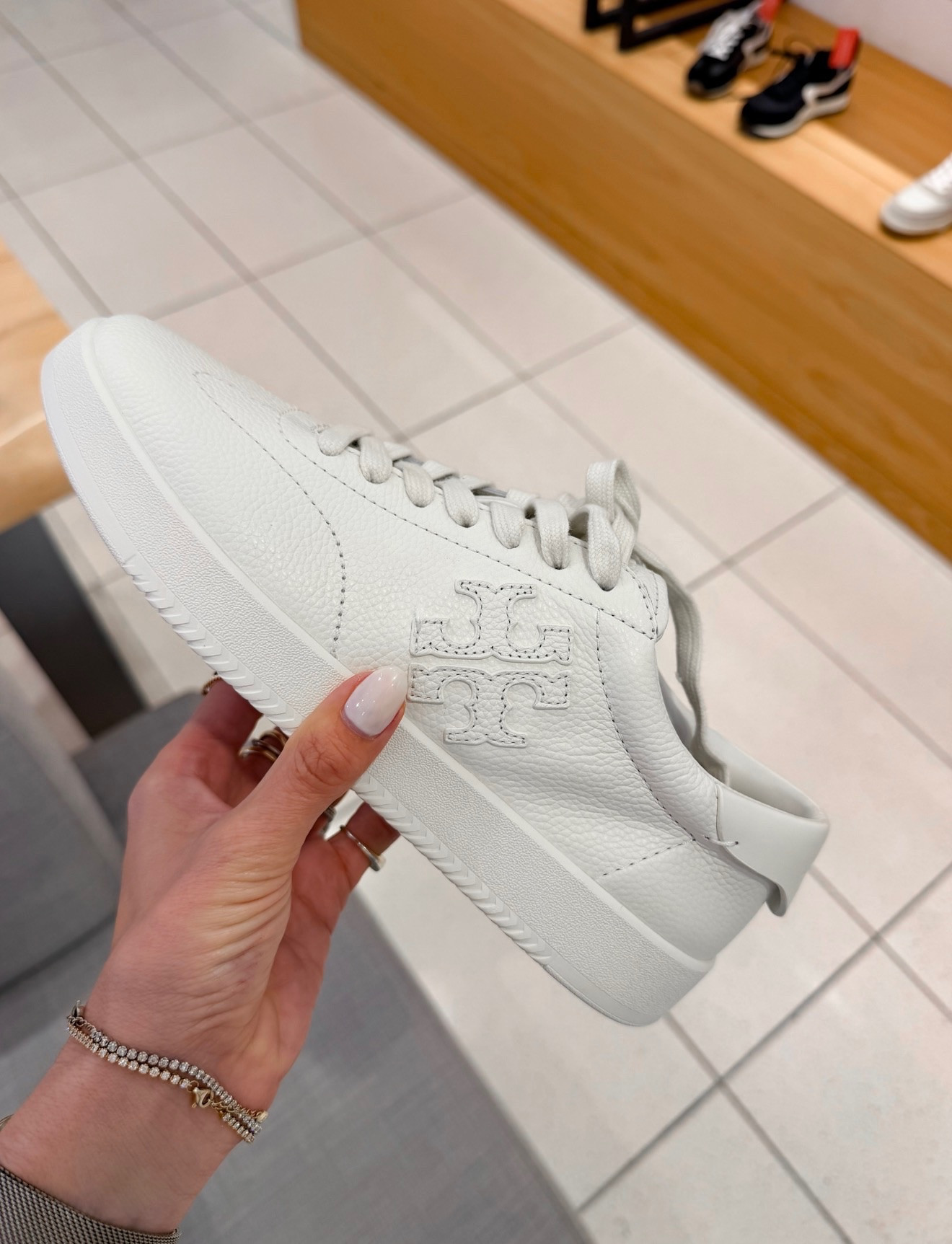 Everyday white sneakers for spring and summer, designer shoes, classic sneakers, Annabrstyle 

#LTKootd #LTKSeasonal #LTKOver40