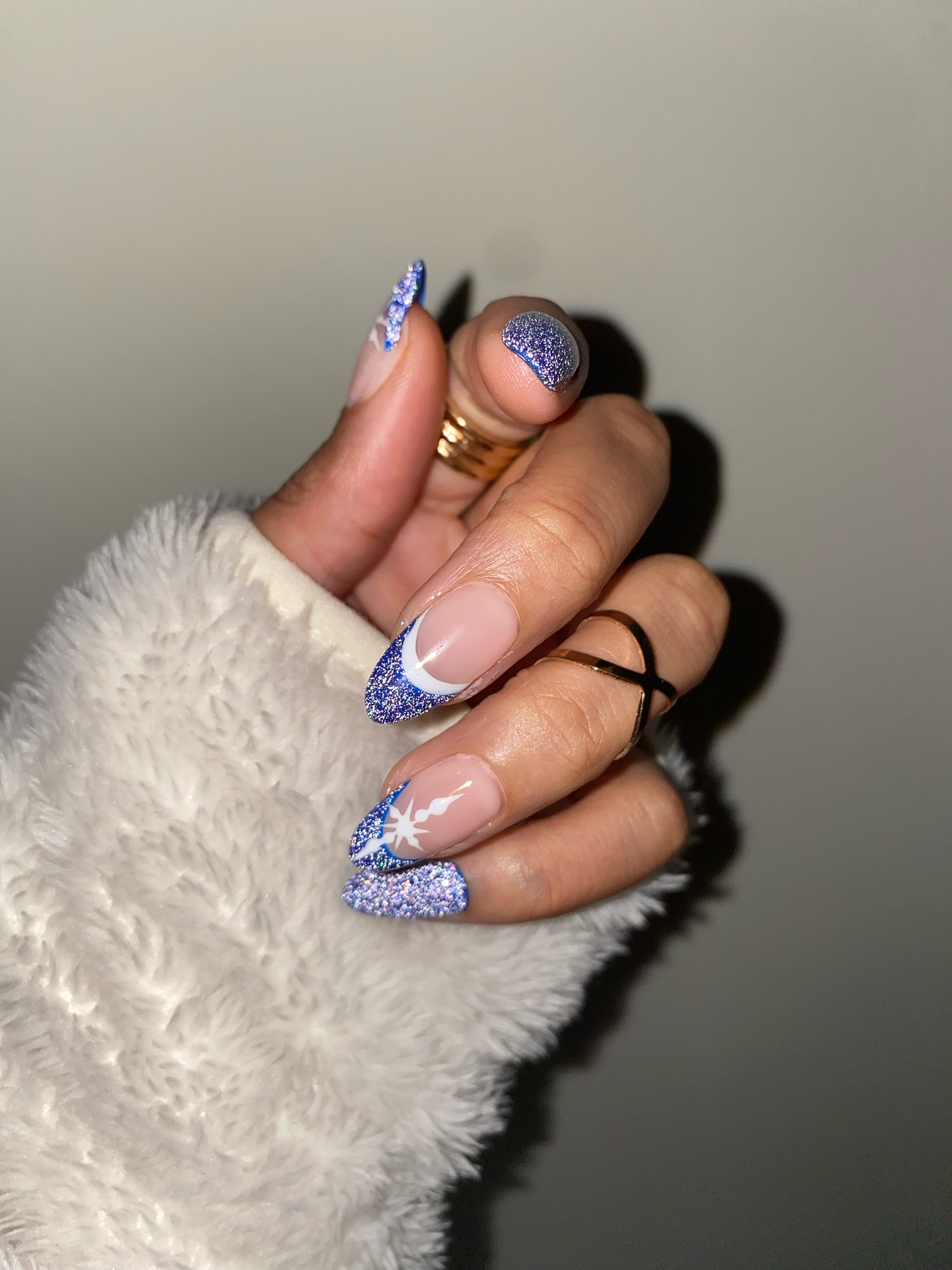 Blue and white reflective gel Christmas nail inspo 

#LTKbeauty #LTKSeasonal #LTKFind