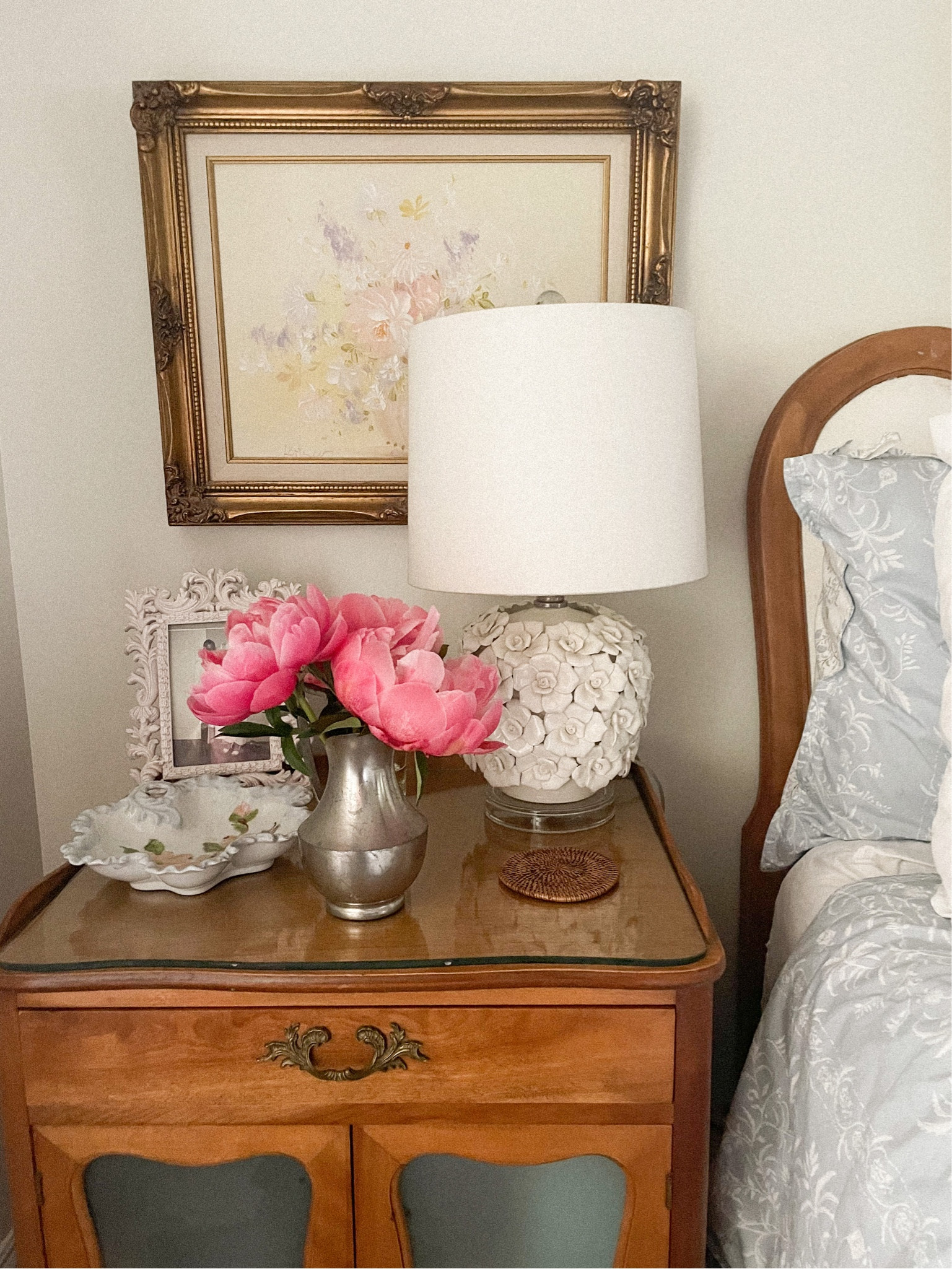 How to make your bedroom cozy with new sheets, textures and flowers 
#bedroom #home #interiordesign #farmhouse

#LTKfindsunder100 #LTKstyletip #LTKsalealert