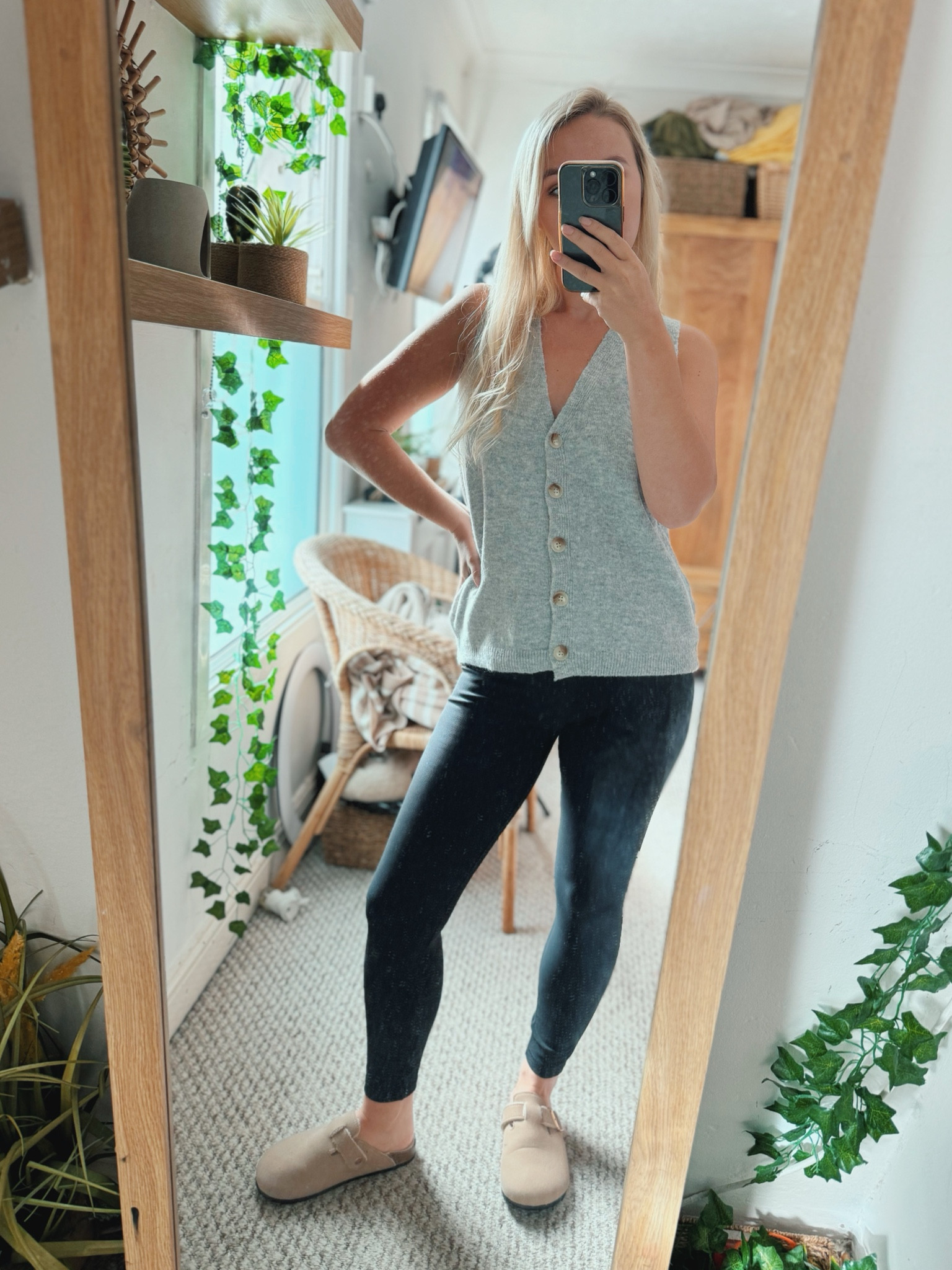 Daily outfit 9.9.24

Working from home today- grey outside so keeping it cosy in here and for the school run. That knitted vest is SO soft 😍

#LTKuk #LTKautumn #LTKmidsize