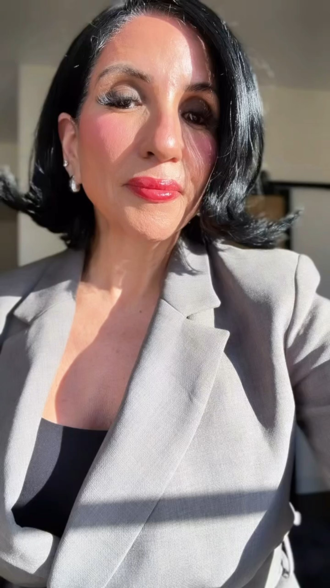 Work trip uniform: tailored, polished, and always confident.
#WorkTripOOTD
#PowerLook
#BusinessChic
#TravelInStyle
#OOTD
#PolishedStyle
#ModernWorkwear
#RedLipEnergy
#LTKStyle
#EffortlessChic