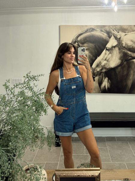 Summer rolls around and all I wear are #overalls 🥵