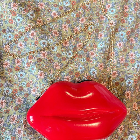 Vintage style Red Lip-Shaped Crossbody Bag | Poshmark