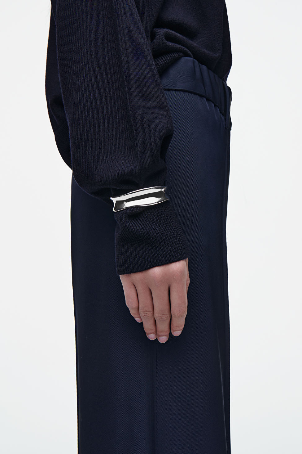 SLIM SCULPTED CUFF | COS UK