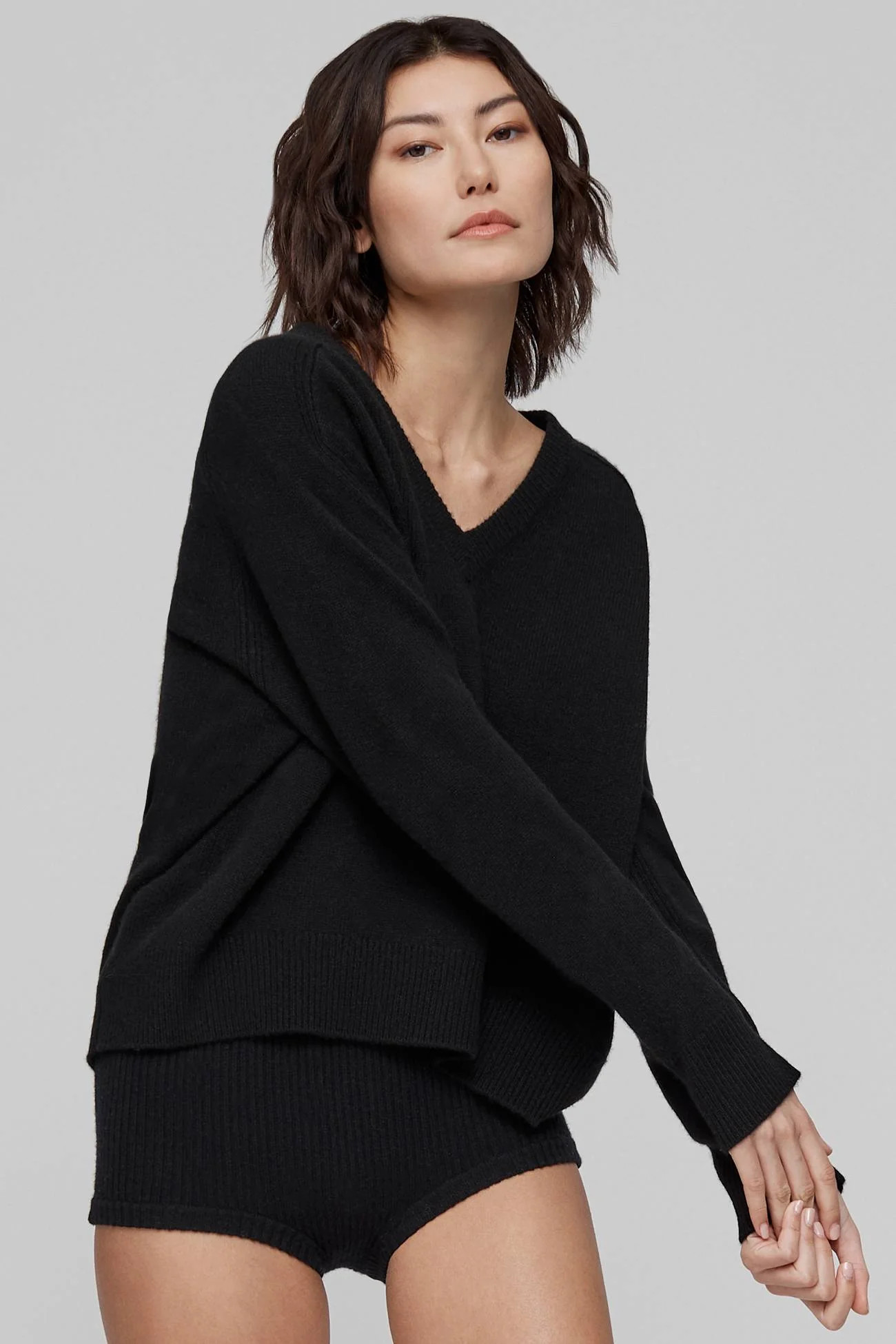 SYDNEY V-NECK CASHMERE SWEATER | NAKED CASHMERE