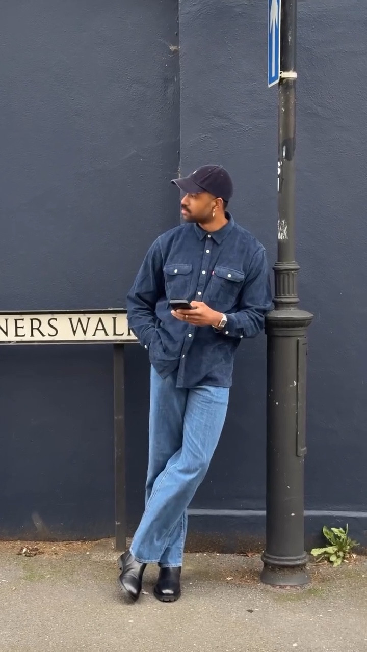 Just me, my coffee, and these new Levi’s from @jacamouk ☕💙

What do you think of this look? 

#Levis #MensStyle #SmartCasual #OOTD #MenswearDaily #DenimStyle #StreetStyleMen #CoffeeRun #StyleInspo #ModernMenswear #MensOutfitInspo #UKMensStyle #LaphealStyle #pintereststyle #pinterestinspired