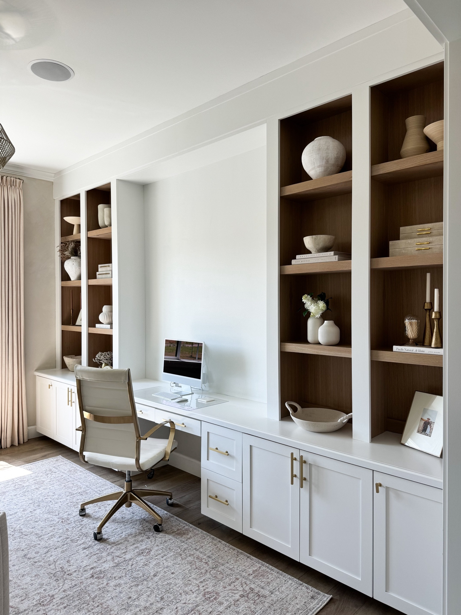 My office rug is 55% off today part of Wayfair deal days! Grab it while marked down! 

Area rug. Neutral rug. Blue rug. Office rug. Living room rug 

#LTKxWayfair #LTKSaleAlert