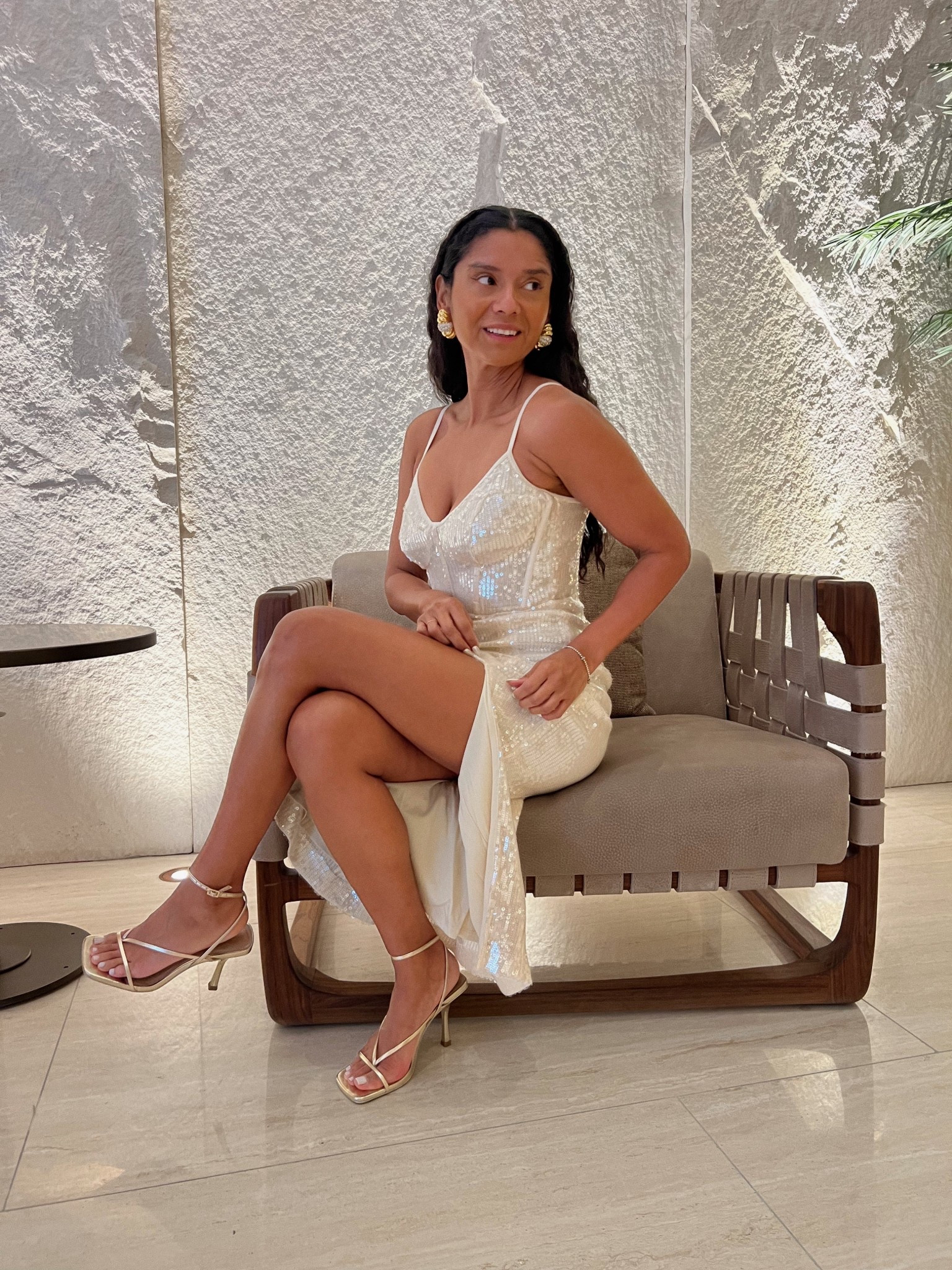 #VSPartner @victoriassecret has some beautiful dress just in time for the holidays and service gift options. This stunning sequins dress is absolutely dreamy. I’ve linked my favorite gift ideas and holiday looks. 