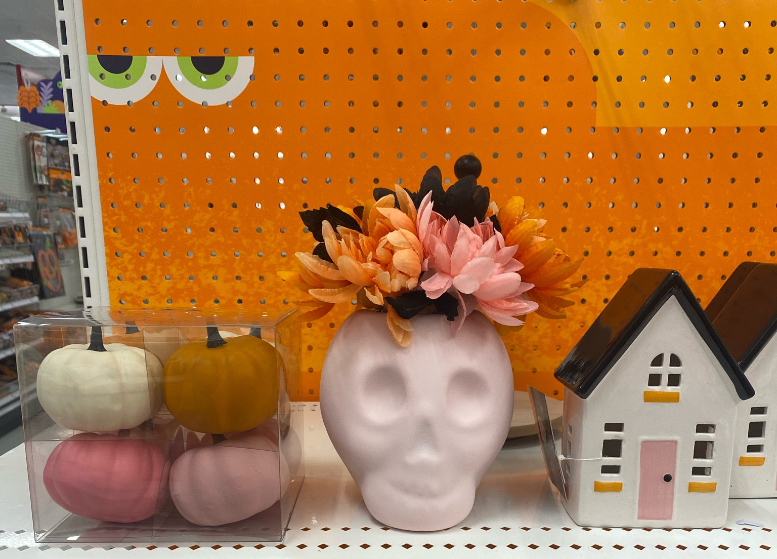 Halloween at target! // Halloween decor // home decor // fall decor 



#LTKHalloween #LTKunder50 #LTKSeasonal