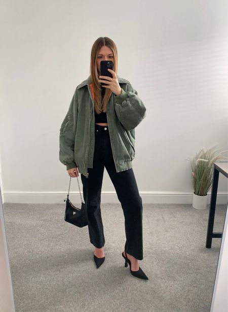 Ways to wear a green bomber jacket 💚

Style it up with a pair of straight leg jeans and court heels. 



#LTKstyletip #LTKeurope #LTKSeasonal