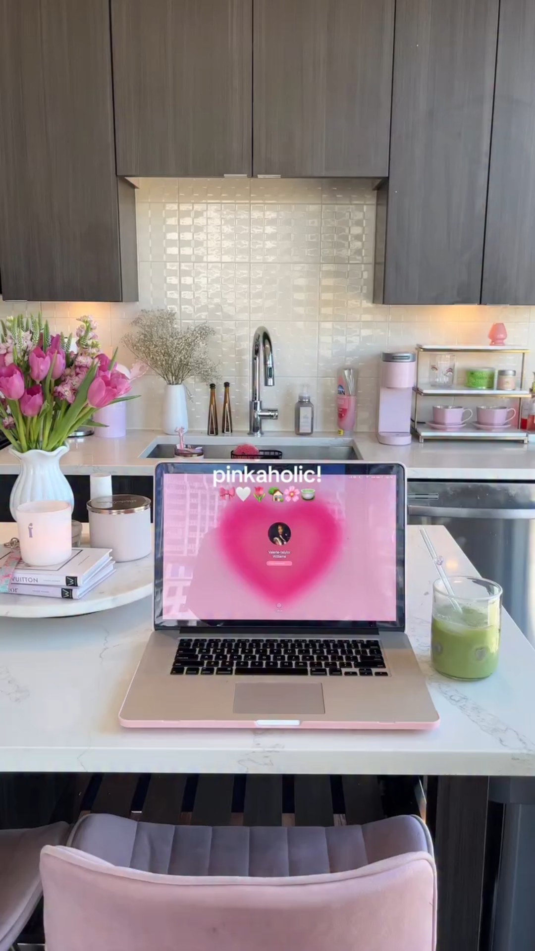 pink girl foreverrrr 🎀🤍🌷🏡🌸🍵
 #inspo #apartment #girl #pink