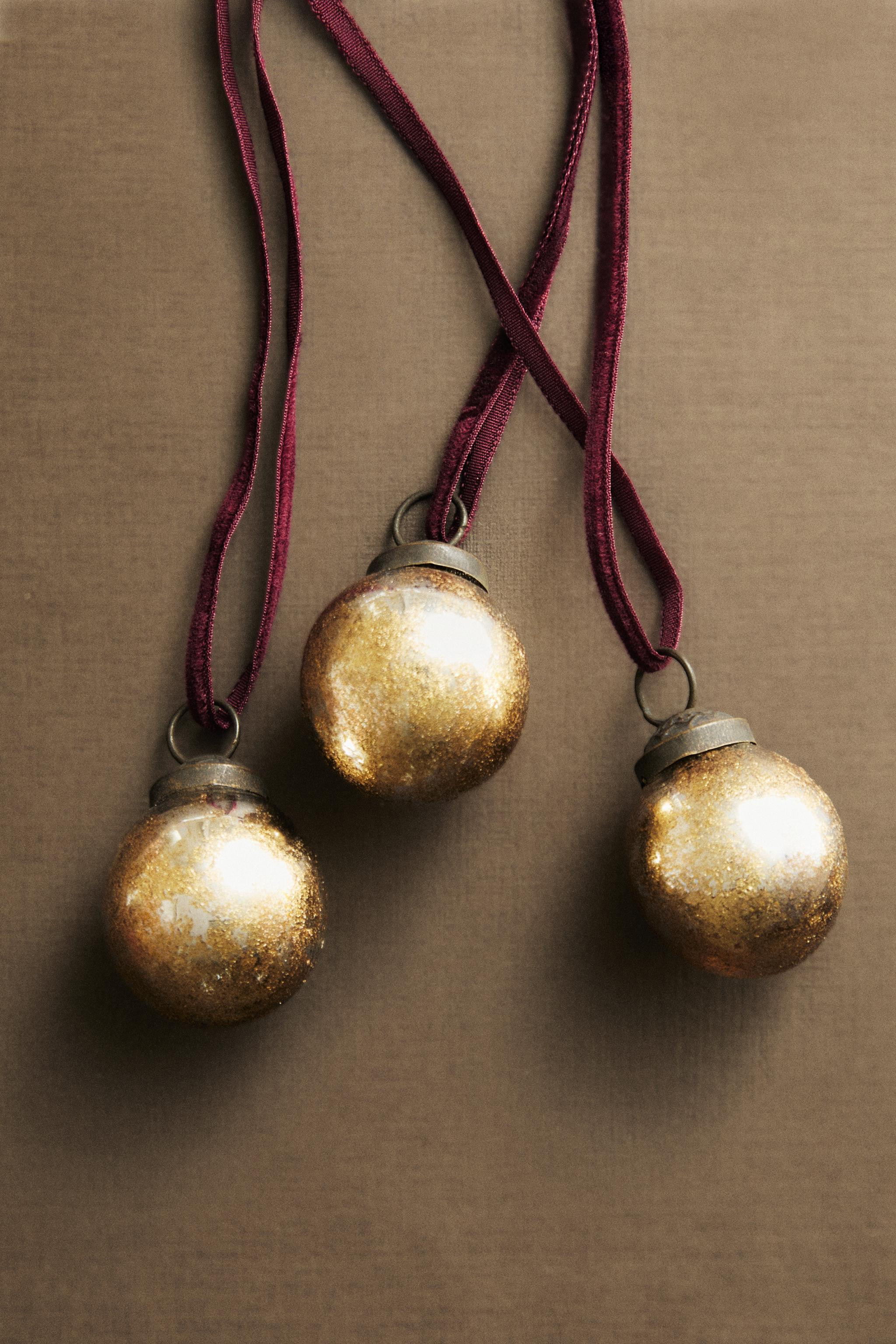 SET OF MINI BALLS CHRISTMAS TREE ORNAMENTS (SET OF 3) | Zara US