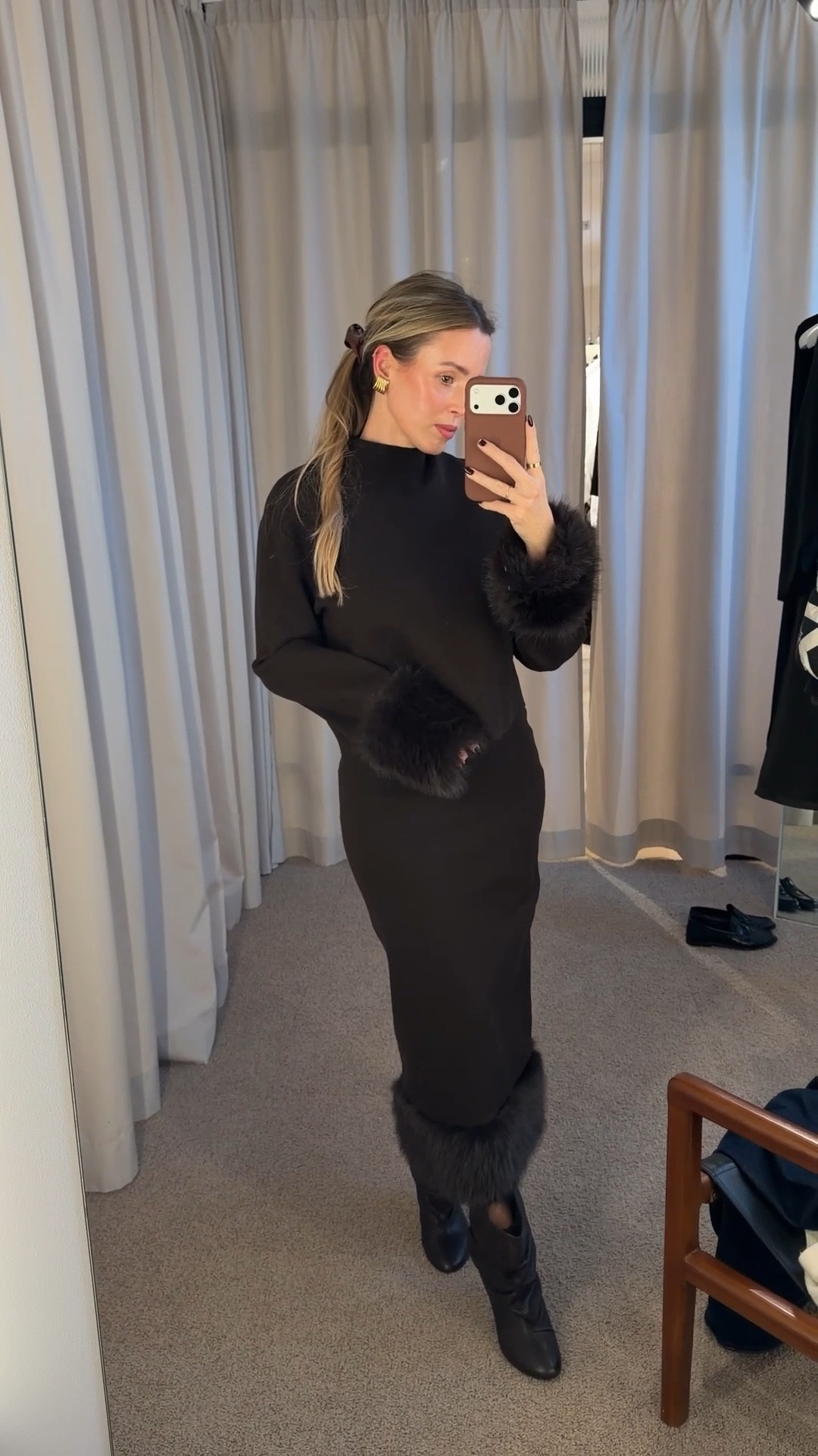 Match Ing King set with faux-fur trims 

#LTKwinter #LTKfestive #LTKeurope