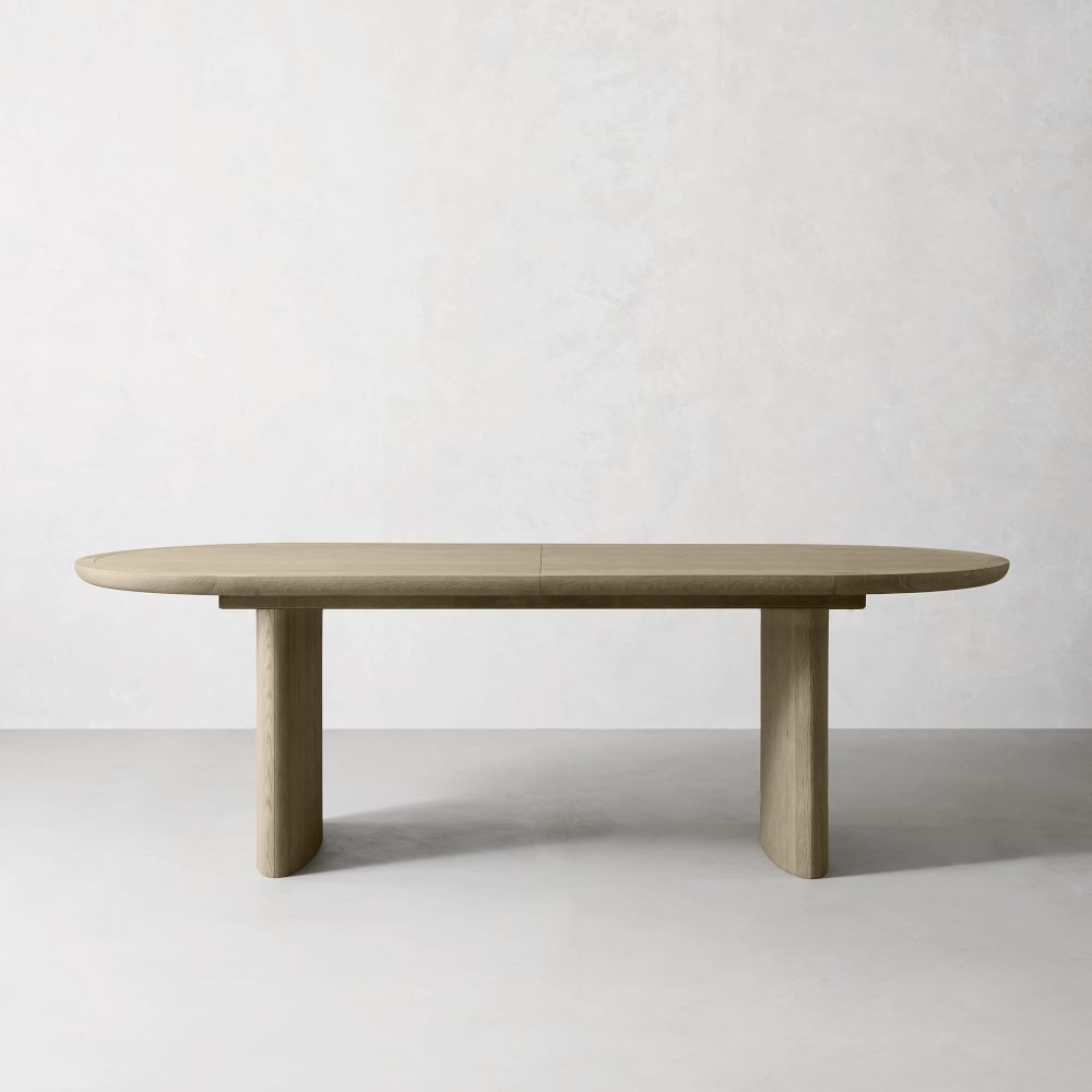 Radius Extendable Oval Dining Table (72"-114") | Williams-Sonoma