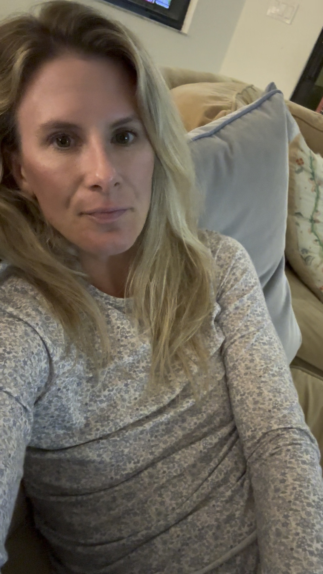 Rarely not watching sports and rarely not wearing these pjs…

They also have family matches…👏🏻👏🏻👏🏻

Wearing an XS, but also have a S in other colorways 

#LTKGiftGuide #LTKFamily #LTKFindsUnder100