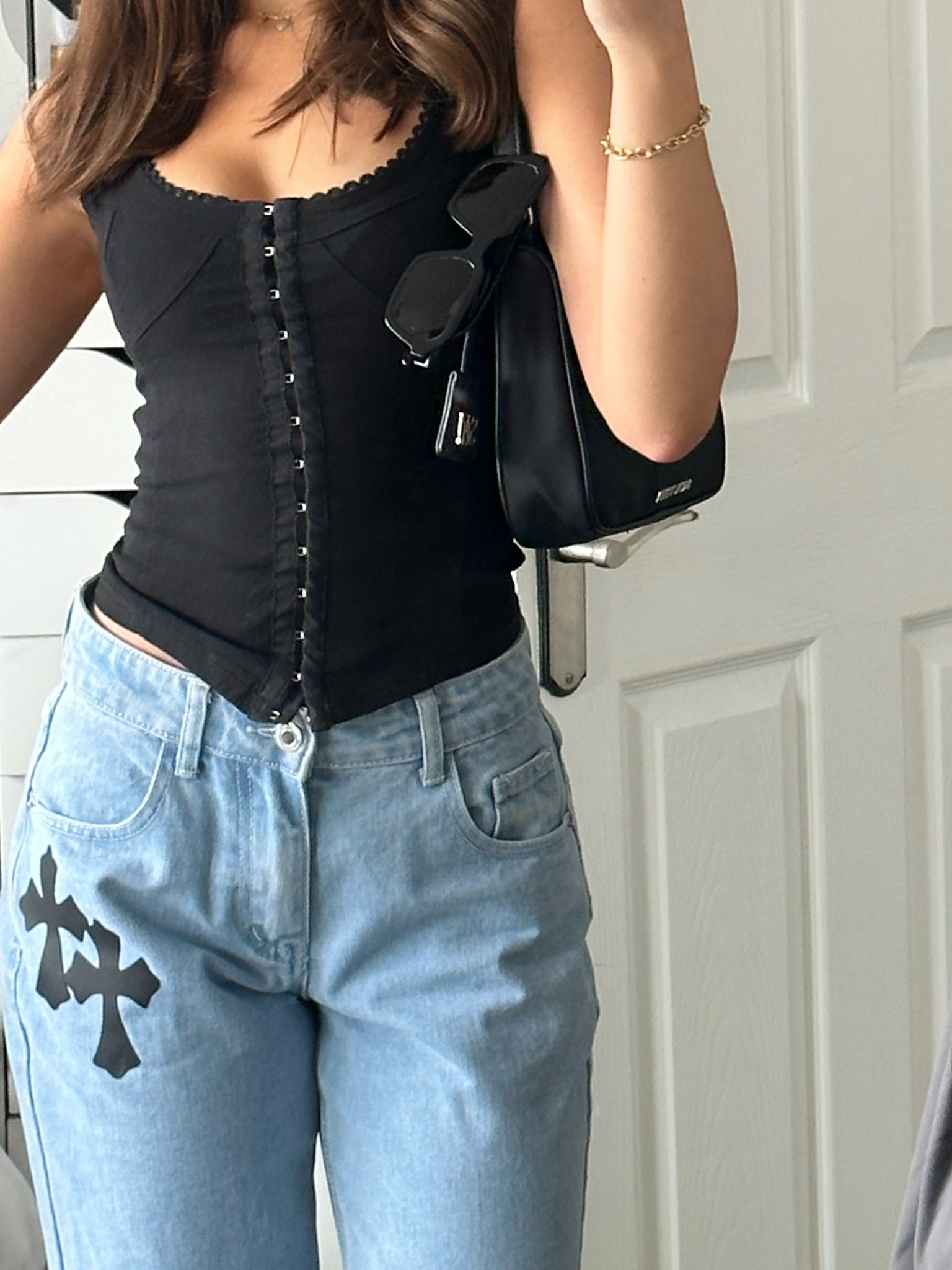 the perfect “cold weather” going night out outfit!! 


•
•
•
•
•
•

baggy jeans, dad jeans, straight jeans, corset top, black top, jeans and a nice top, hook top, sunglasses, handbag 

#LTKstyletip #LTKpartywear #LTKautumn