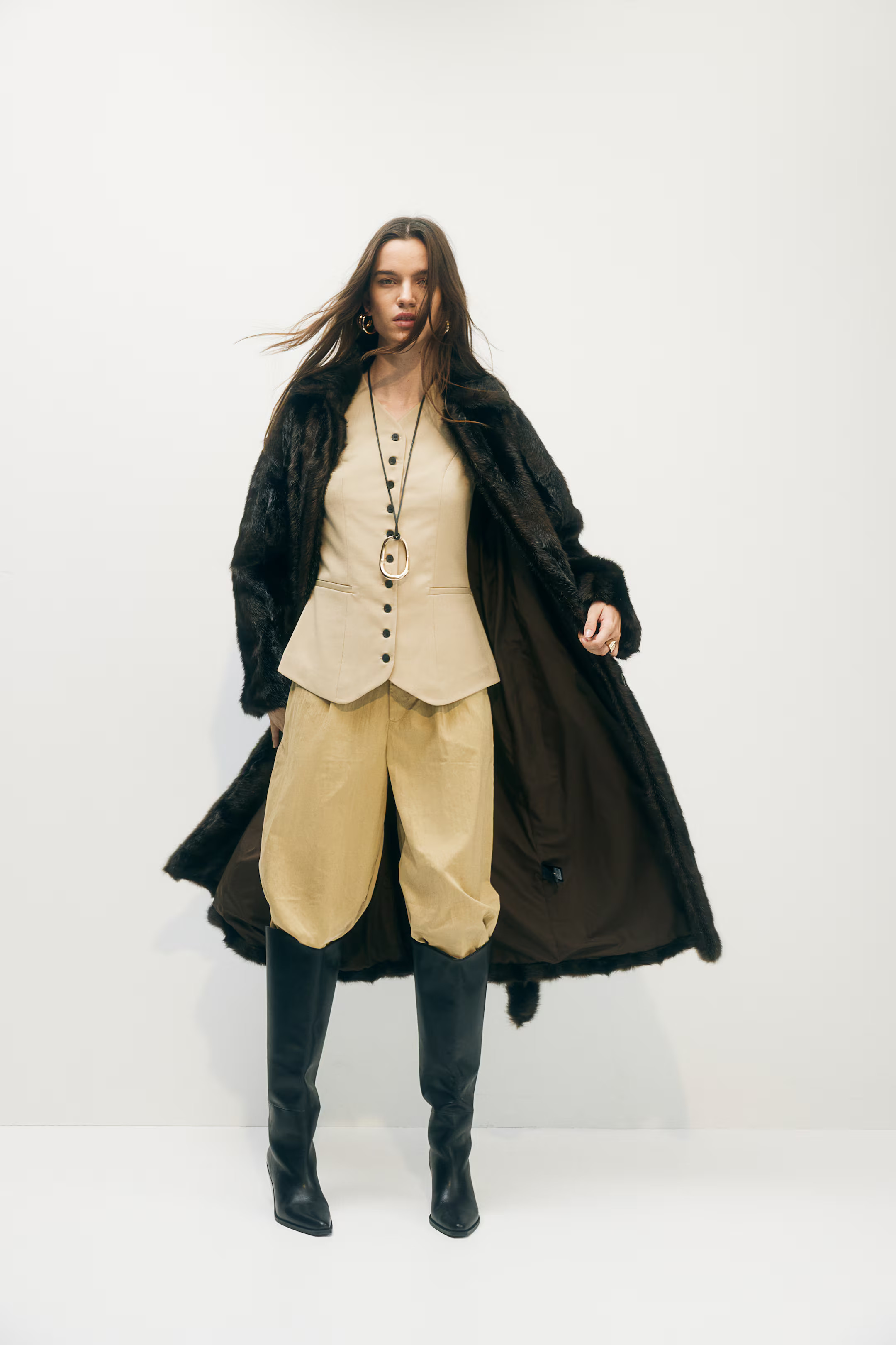 Suit waistcoat | H&M (UK, MY, IN, SG, PH, TW, HK)