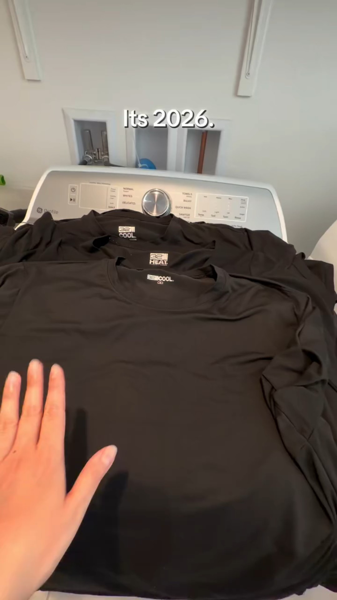 It’s 2026… and we’re actually putting the laundry away 🧺✨

Proof that personal growth exists.

Follow for realistic life resets.

#laundry#goals#newyear#badhabits