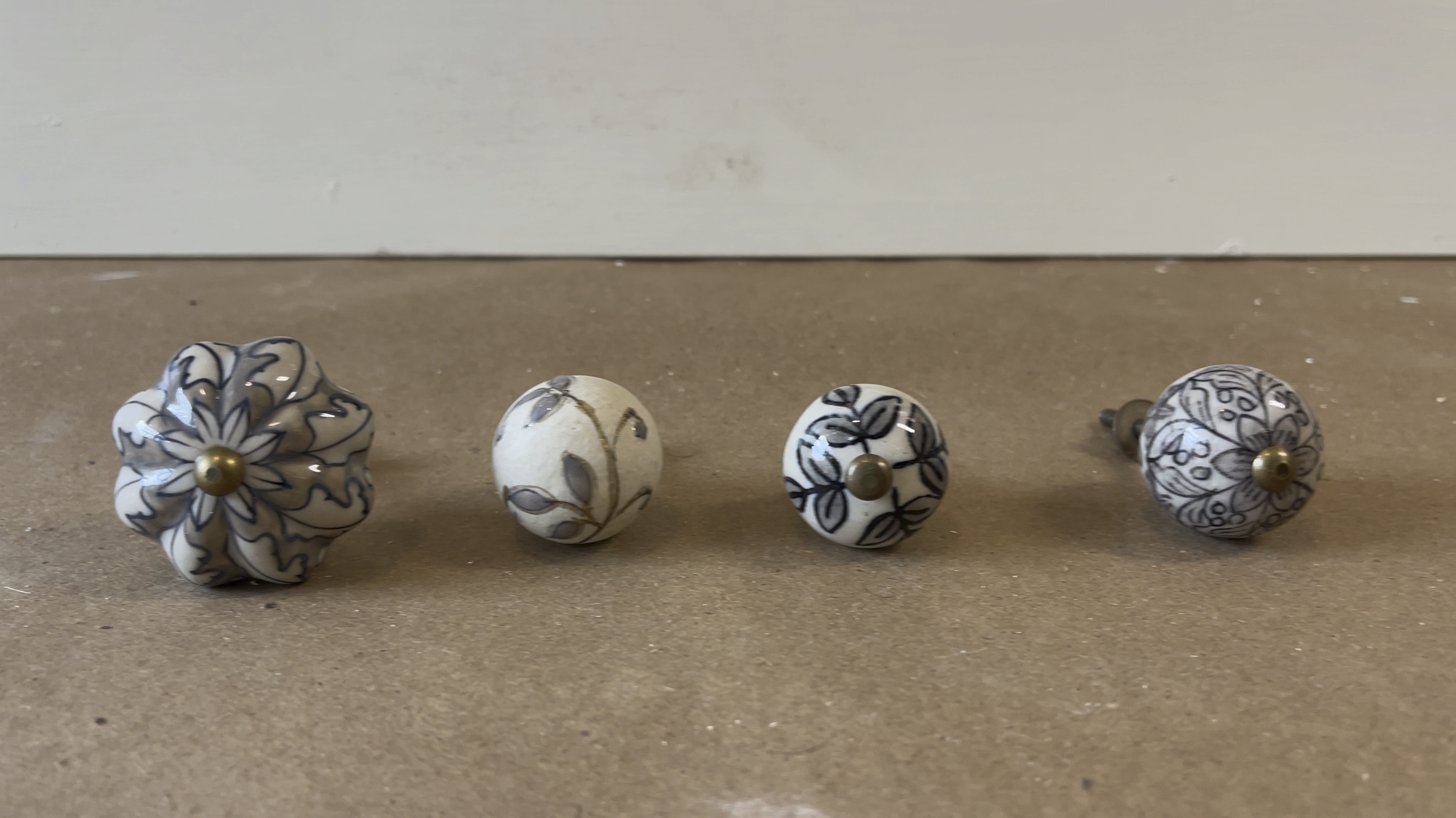 I chose the perfect knobs for my cabinet and I can’t wait to show you my kitchen makeover! #kitchenmakeover #kitchendiy #diy #kitchendecorideas

#LTKhome