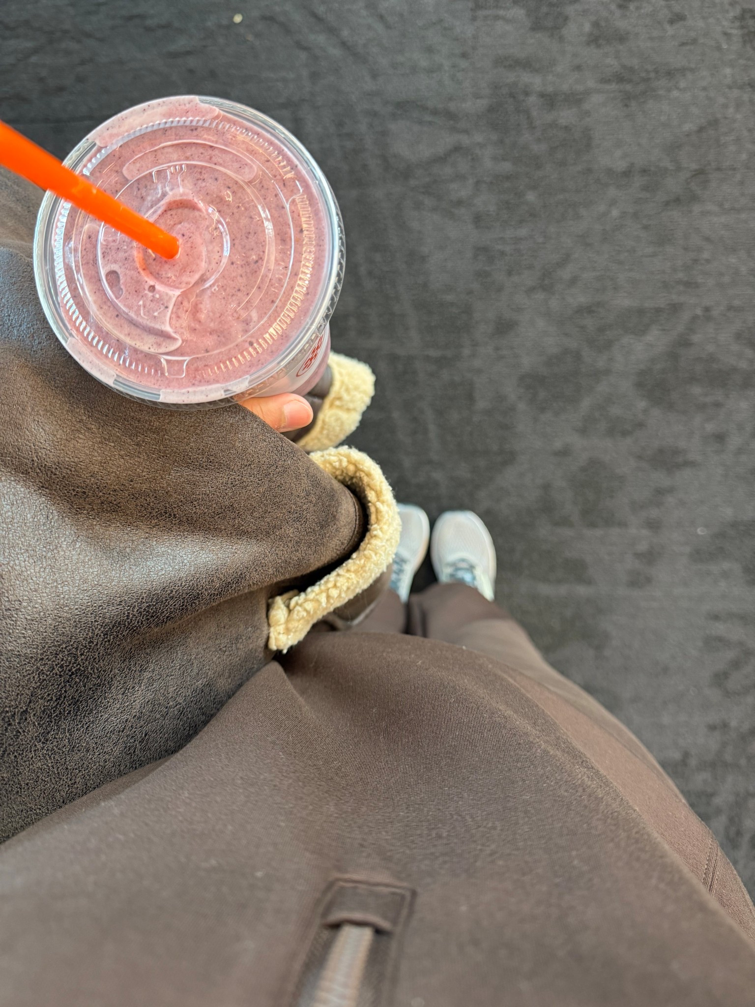 Smoothie to go please & the most comfy matching set for this travel day! 💪🏻📸 

#LTKMidsize #LTKootd #LTKdayinmylife