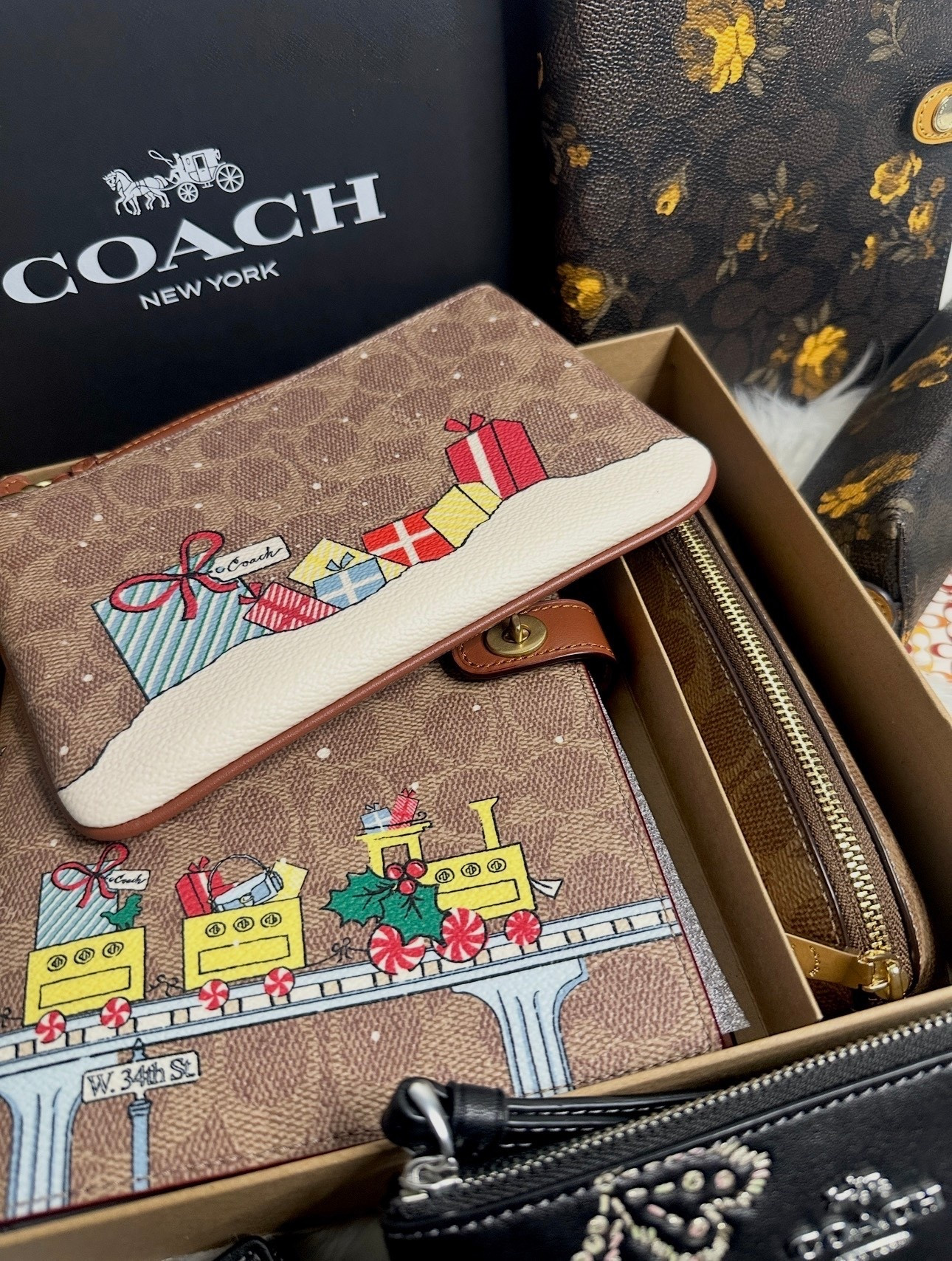 This notebook cover and wristlet are sure to add a festive touch to your day! 

#LTKdayinmylife #LTKHoliday #LTKGiftGuide