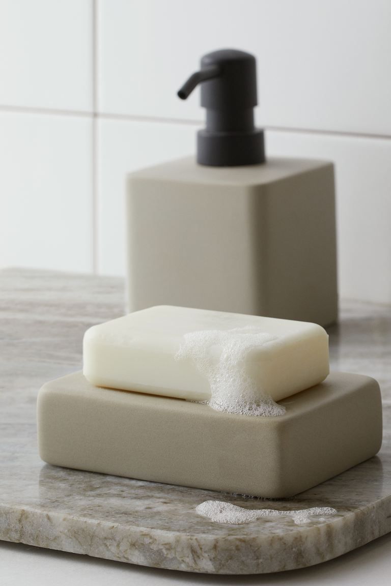 Stoneware soap dispenser | H&M (UK, MY, IN, SG, PH, TW, HK)