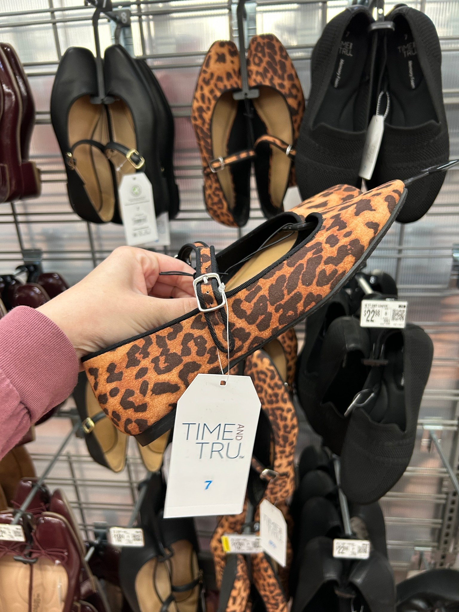 I can’t believe the price on these, such a good deal! Leopard print Mary Jane ballet flats from Walmart!


Walmart finds, leopard print, gift ideas, new years outfit, New Year’s Eve, ootd, outfit ideas

#LTKWorkwear #LTKHoliday #LTKFindsUnder50