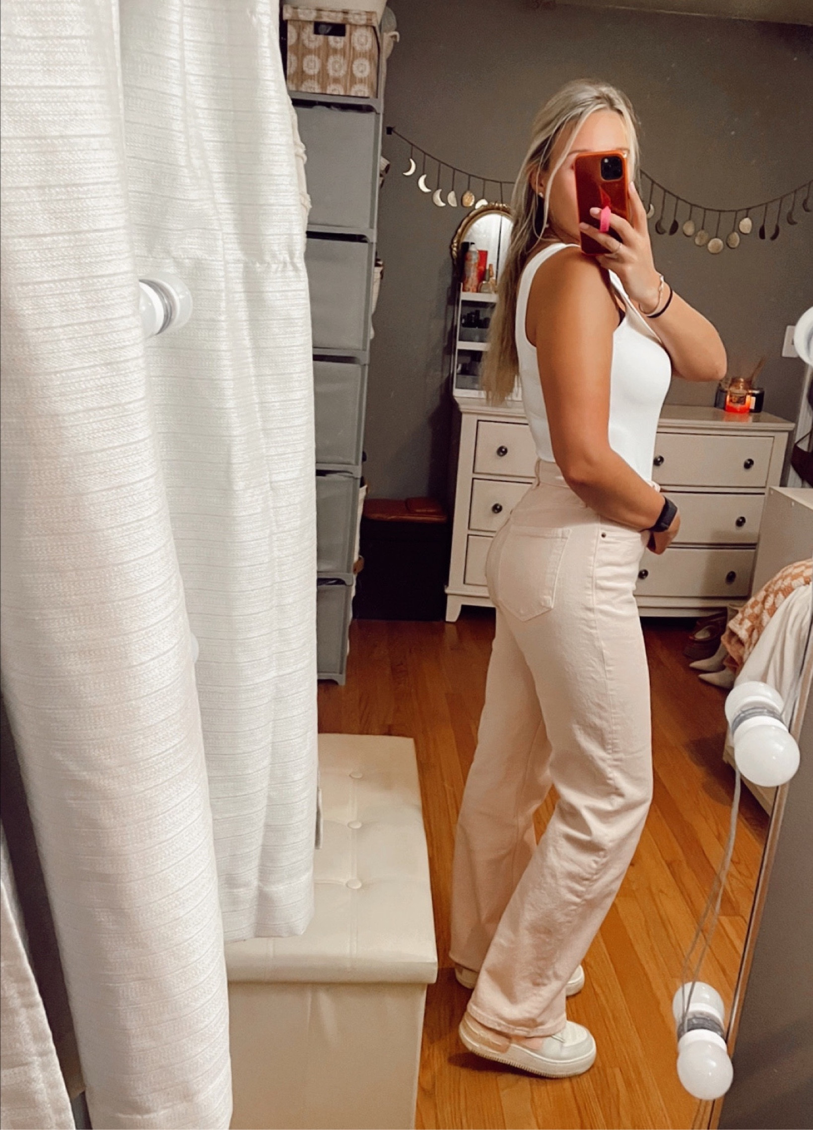 Spring jeans😍🌸

#abercrombie #springoutfit #jeans #casualoutfit #nuuds #nike #sneakers 

#LTKsalealert #LTKSpringSale #LTKSeasonal