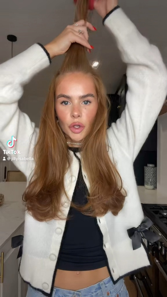 autumn ootd | and other stories | Levi’s 501 | cardigan | knitwear | fall fashion

#LTKSeasonal #LTKstyletip #LTKfindsunder100