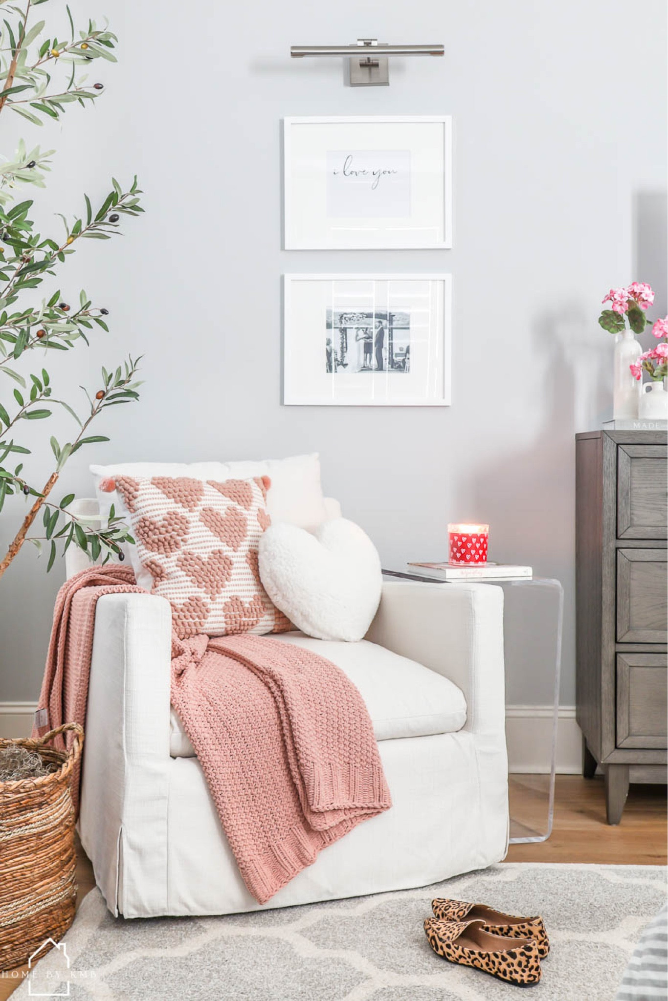 A Valentine’s bedroom corner 💕
•
•
•
#homebykmb #valentinesday #valentinesdaydecor #bedroomchair #worldmarket #targetstyle #bedroomcorner #amazonhome #bedrooms #bedroomdecor #bedroomstyling #bedroominspiration #bedroominspo #bedroominteriordesign #bedroomdecoration #bedroomdecorideas #masterbedroom #homedecoration #homedecorating #homedecorinspo #homedecorideas #homestyling #housedecoration #homeaccount #housedesign #homedesignideas 

#LTKhome #LTKSeasonal