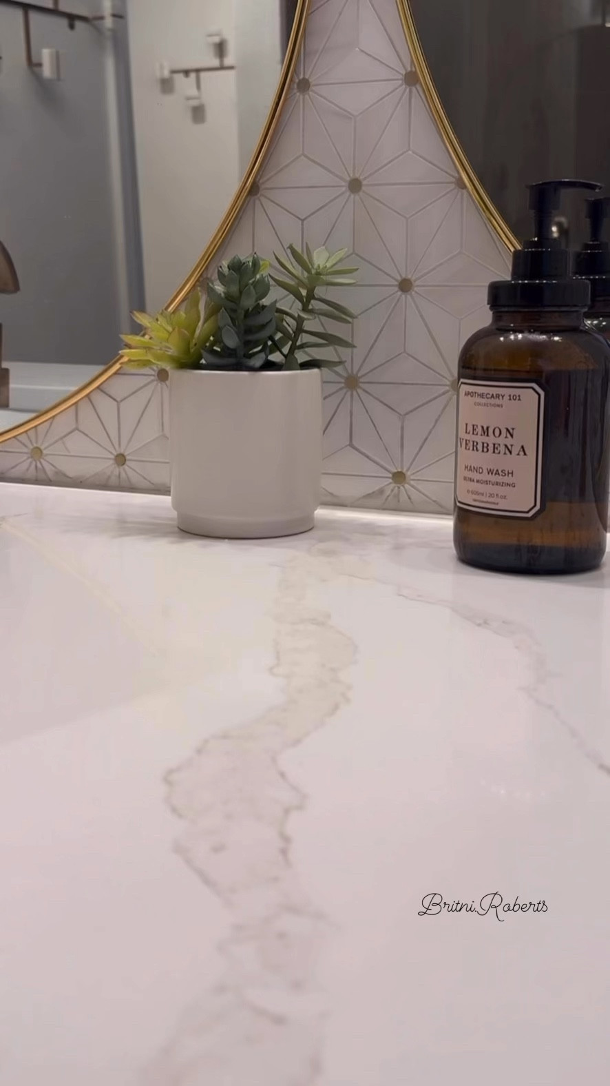 Best traveling mirror 

#LTKTravel #LTKHome #LTKFindsUnder50