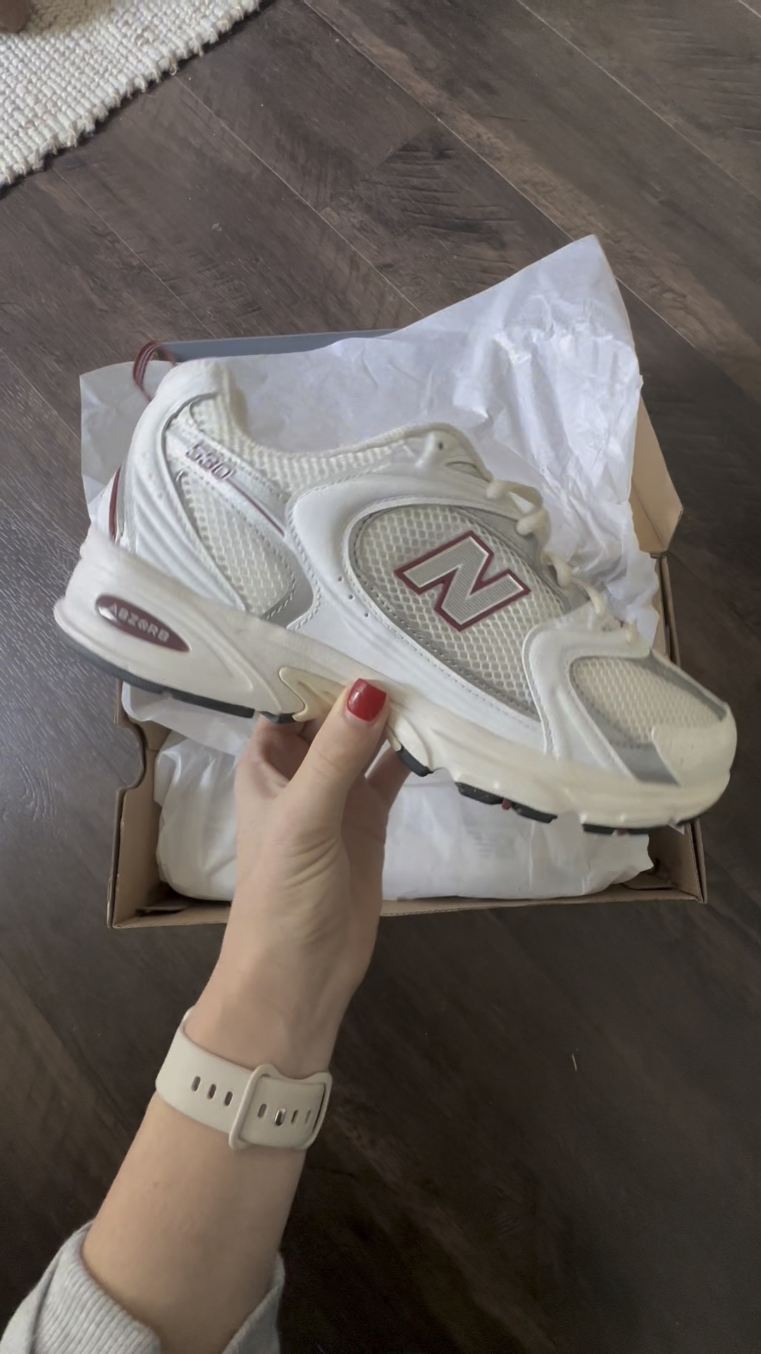 New Balance 530 in the color of the season. 🍷❣️